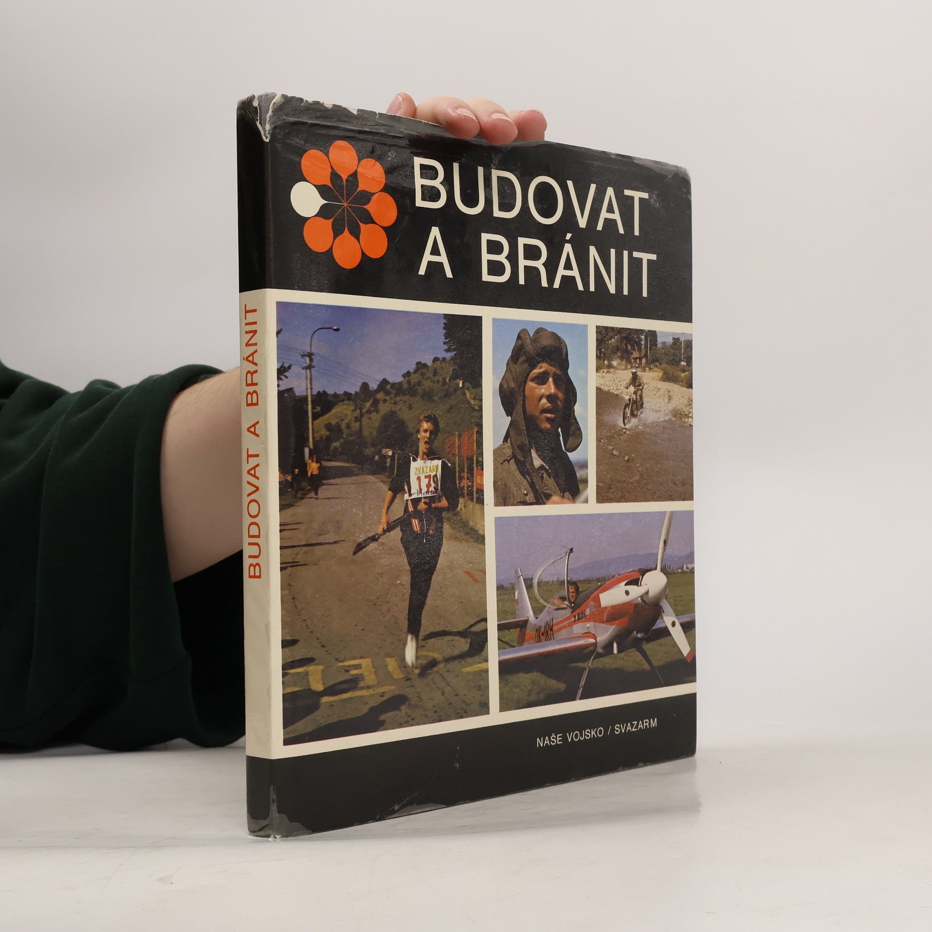 kolektiv Budovat a bránit