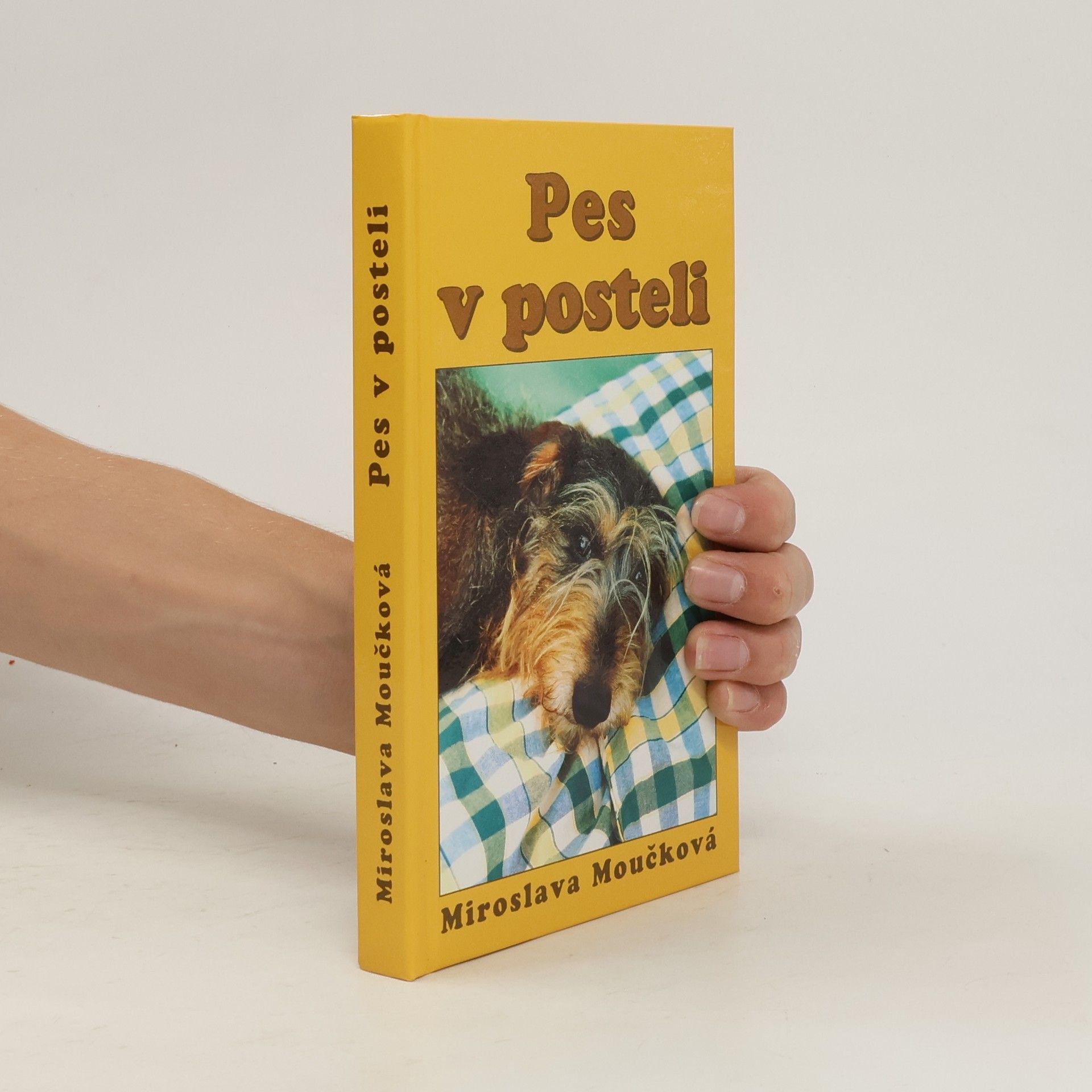 Miroslava Moučková Pes v posteli