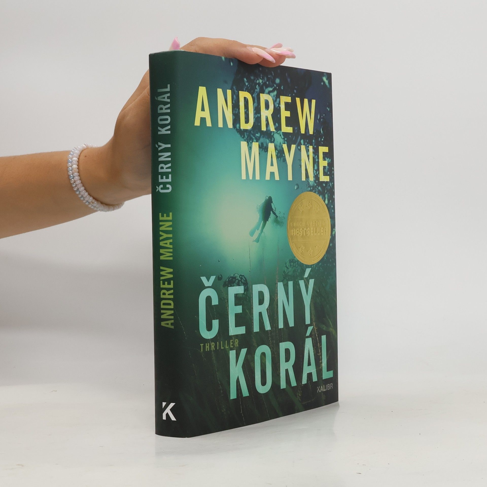 Andrew Mayne Černý korál