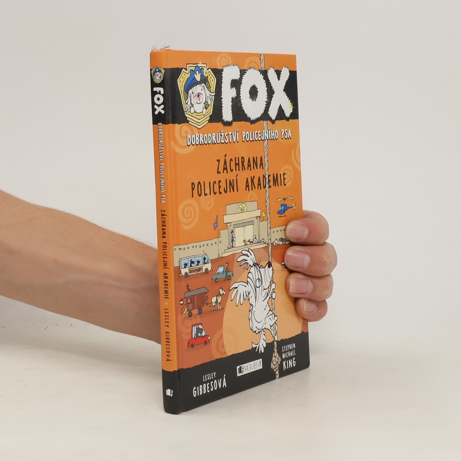 Lesley Gibbes FOX – Záchrana policejní akademie