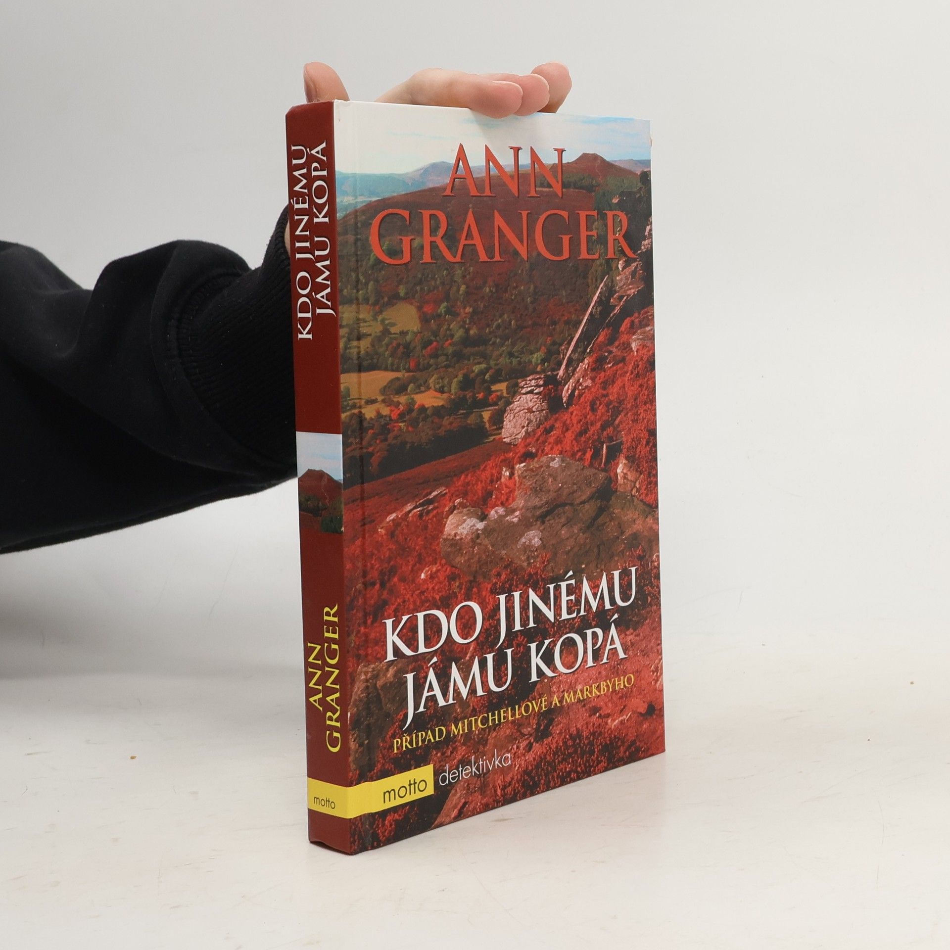 Ann Granger Kdo jinému jámu kopá