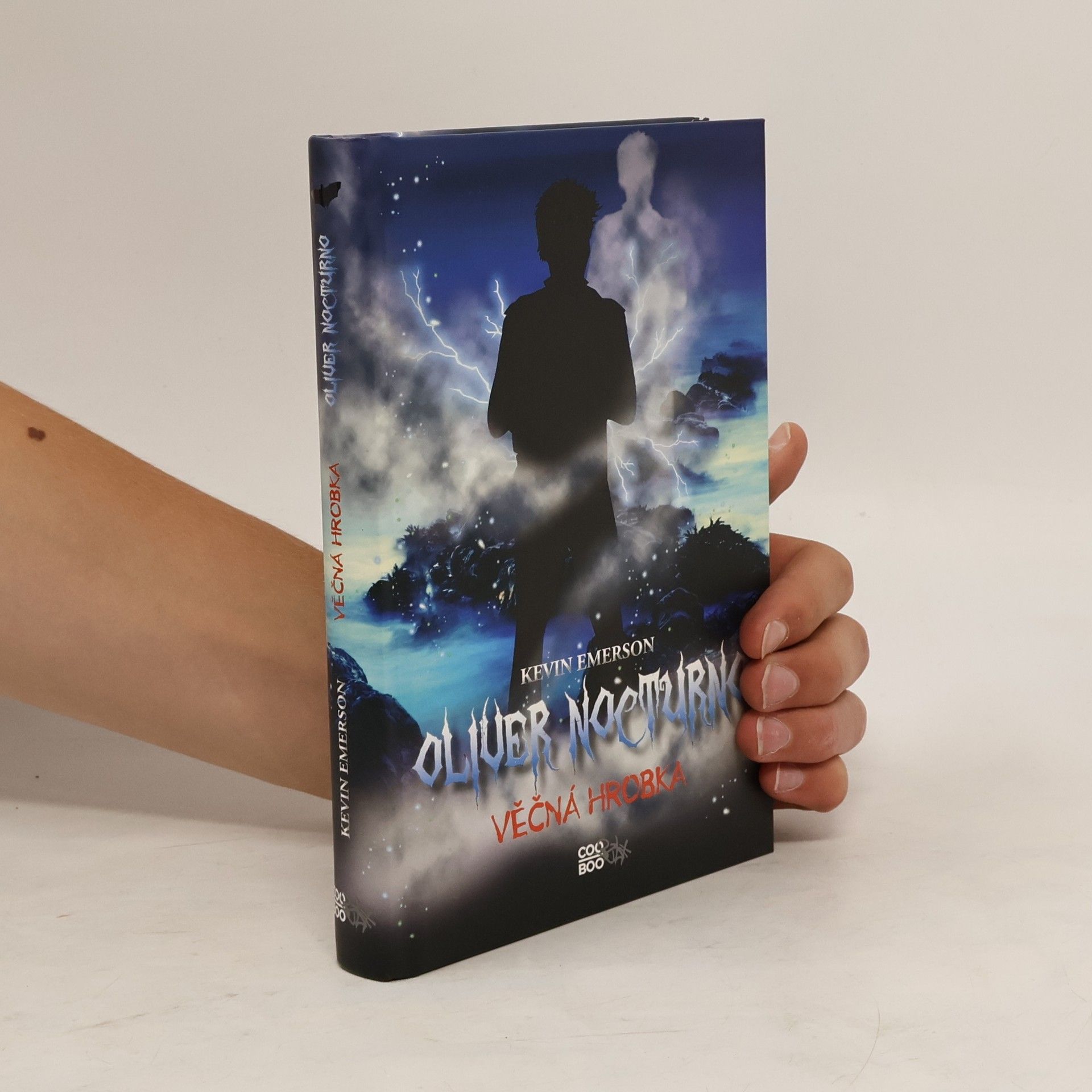 Oliver Nocturno. Věčná hrobka