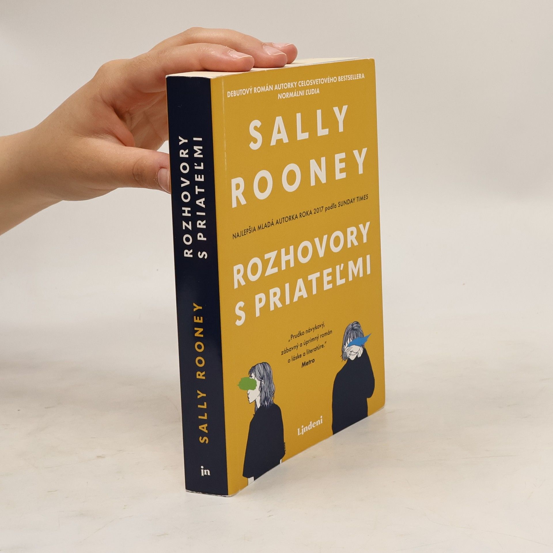 Sally Rooney Rozhovory s priateľmi