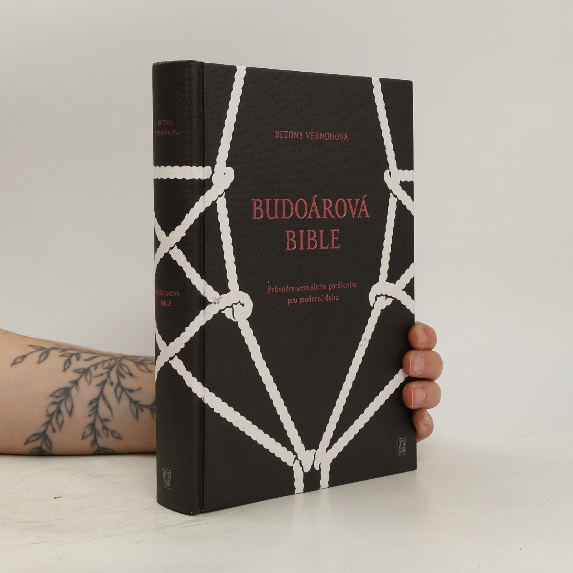 Betony Vernon Budoárová bible