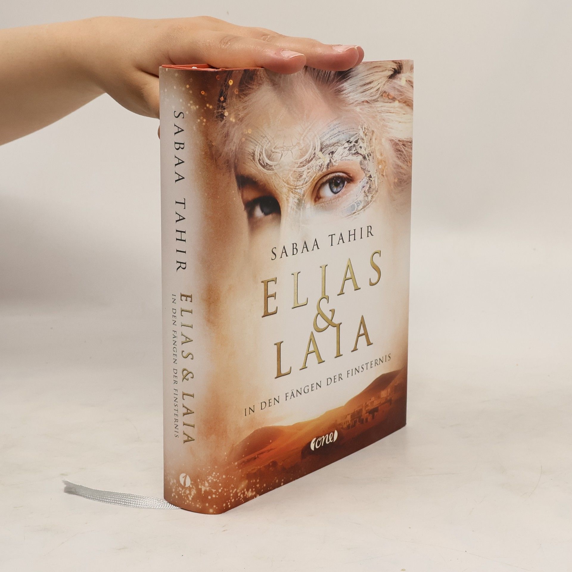 Sabaa Tahir Elias & Laia - in den Fängen der Finsternis