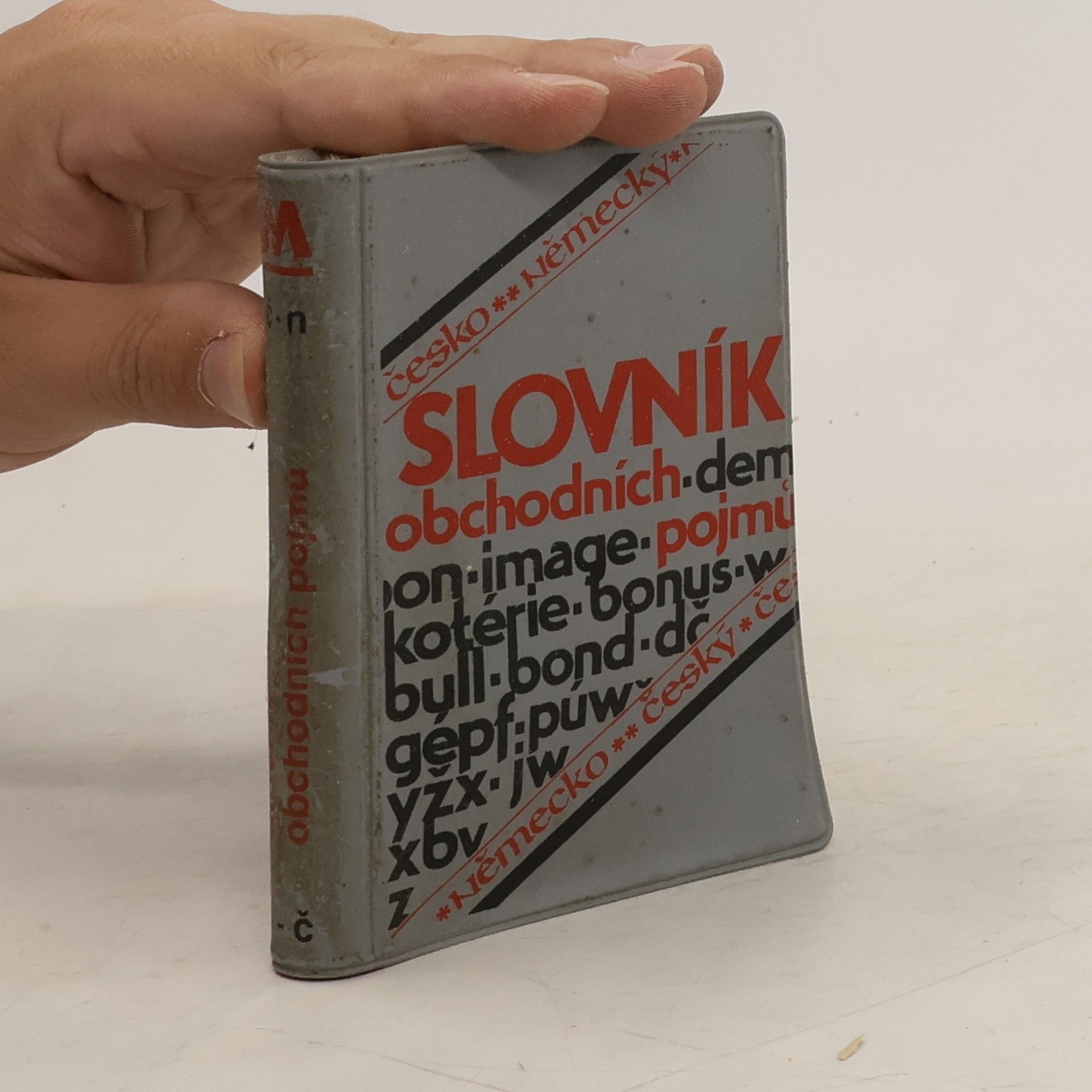 Lenka Klusáková Česko-německý, německo-český slovník obchodních pojmů