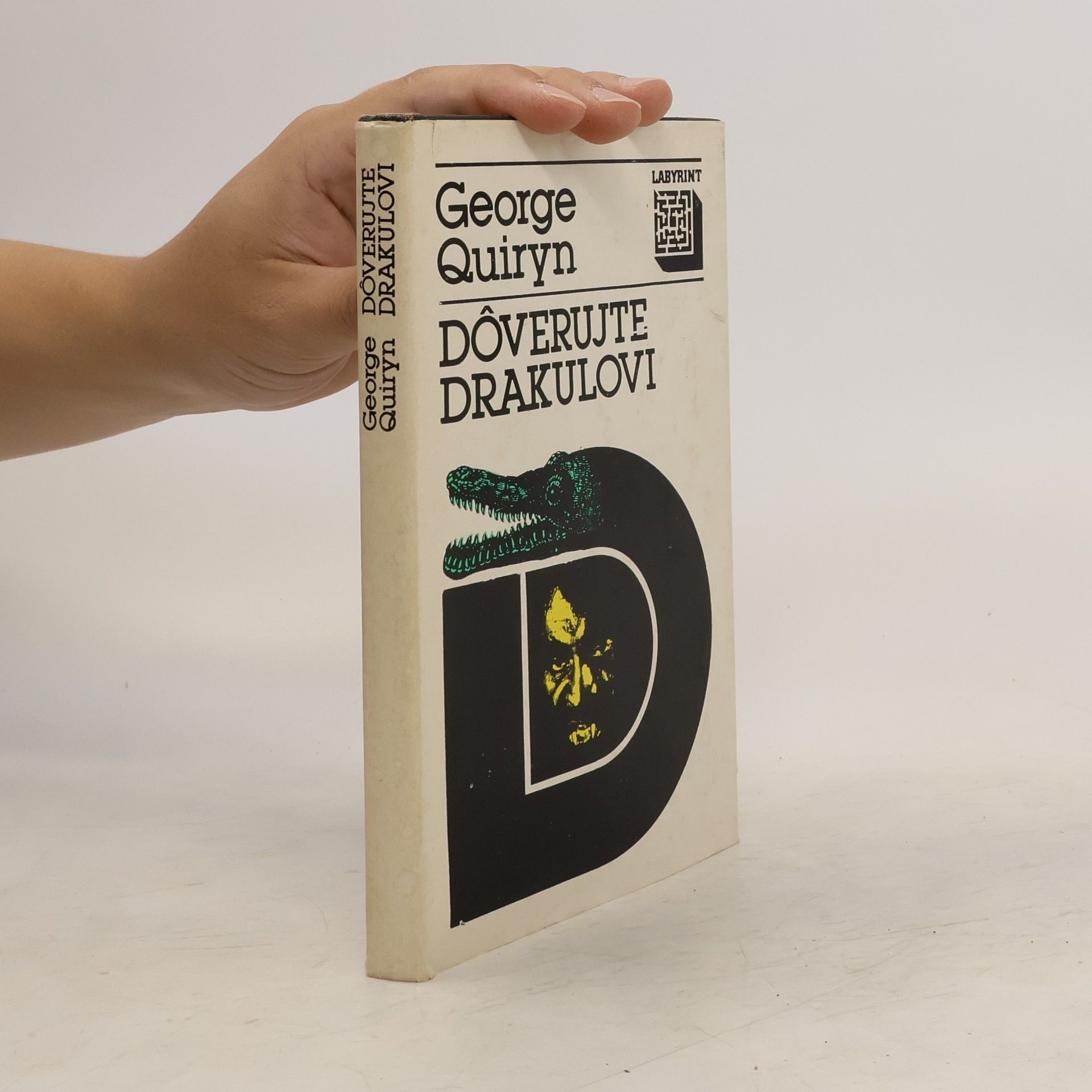 George Quiryn Dôverujte Drakulovi