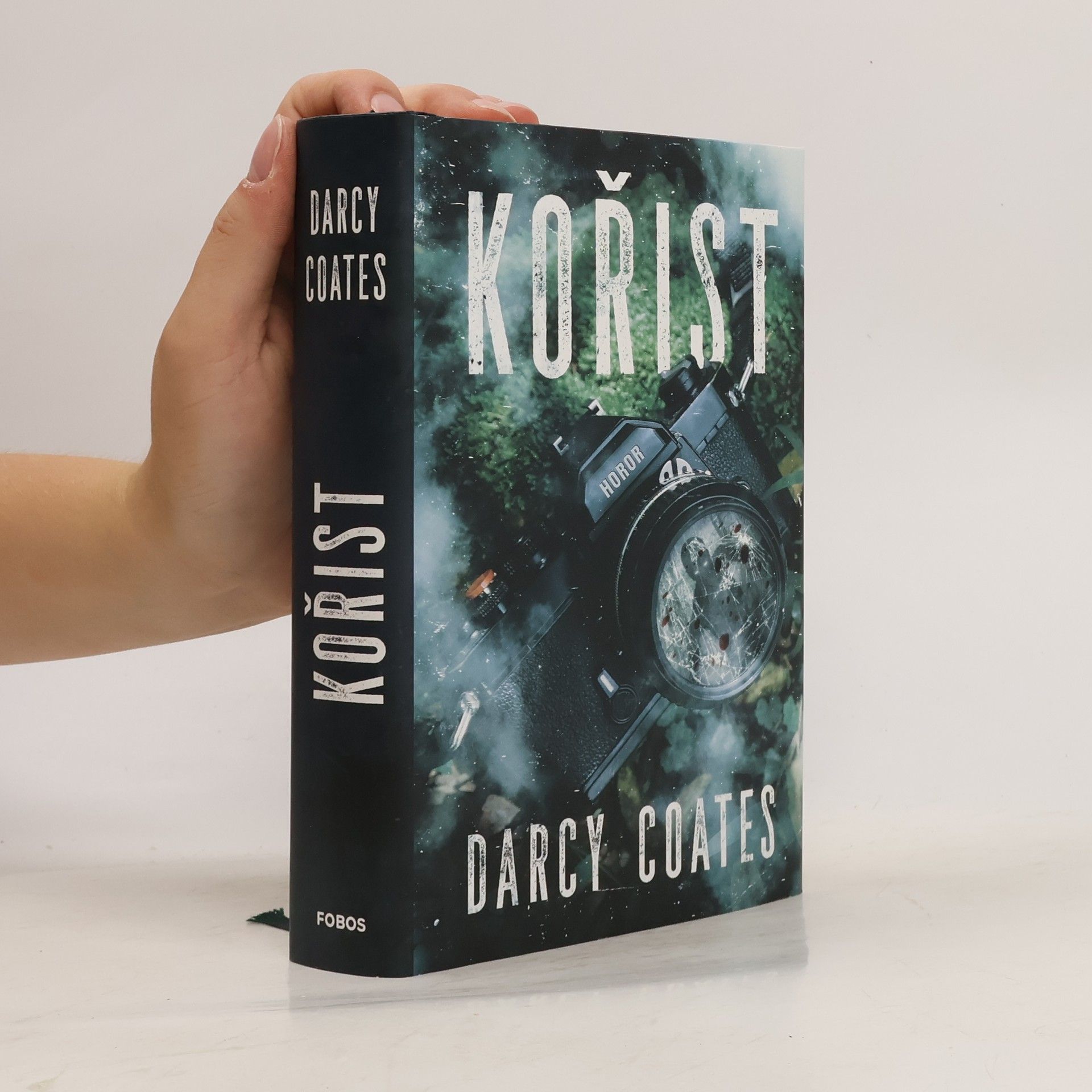 Darcy Coates Kořist