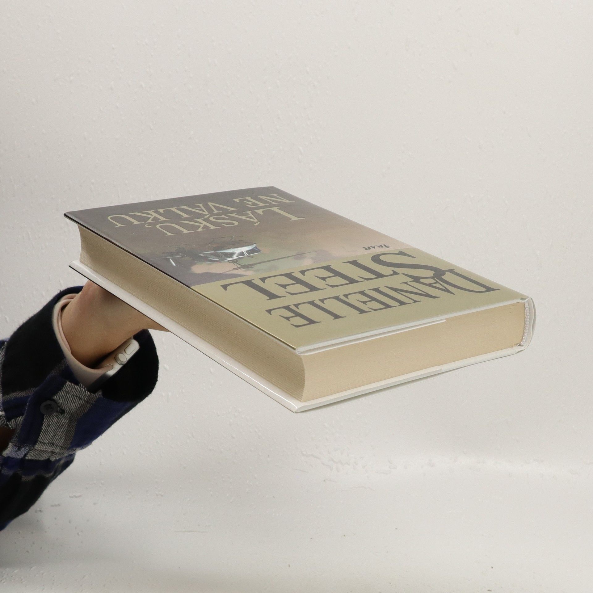Danielle Steel Lásku, ne válku