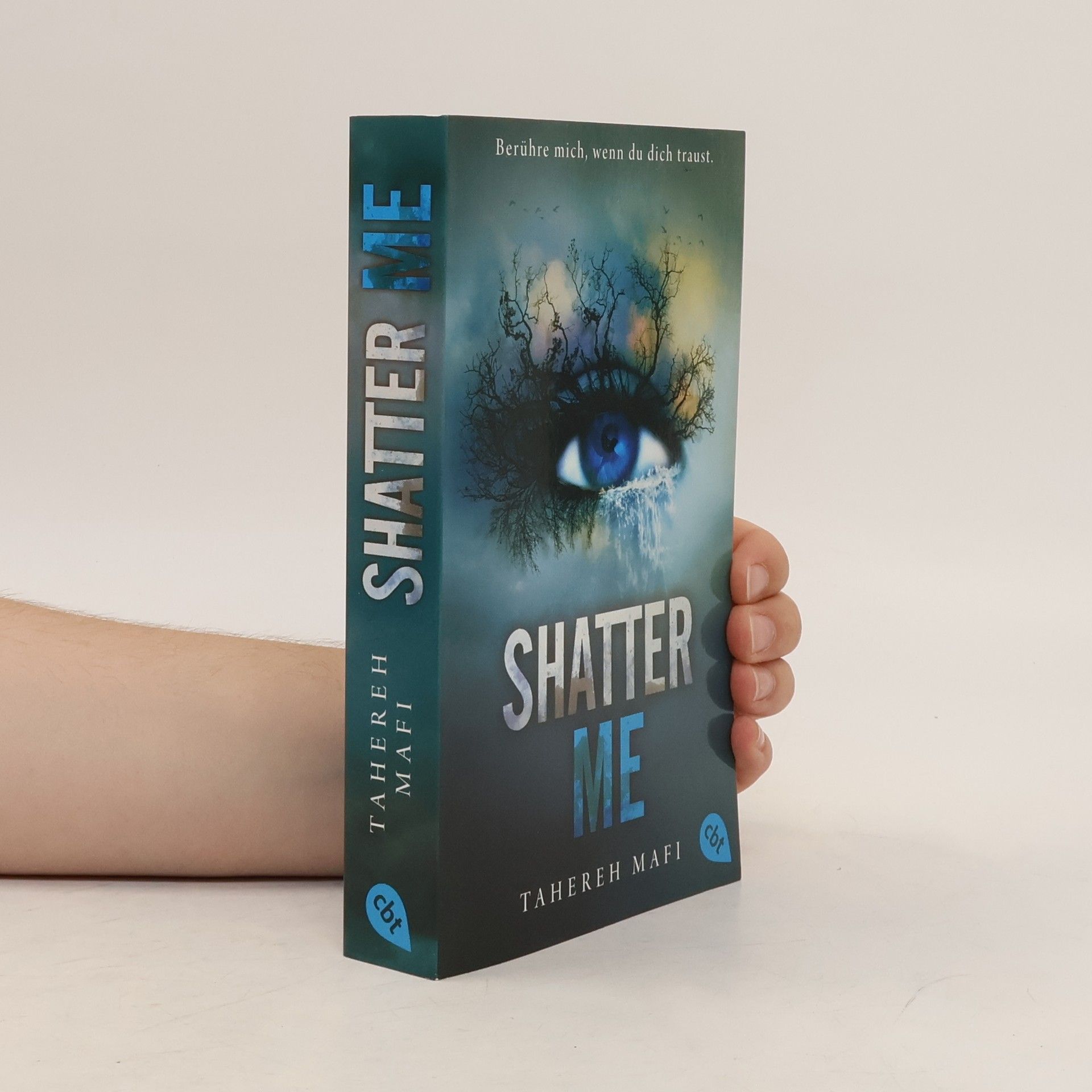 Tahereh Mafi Shatter me