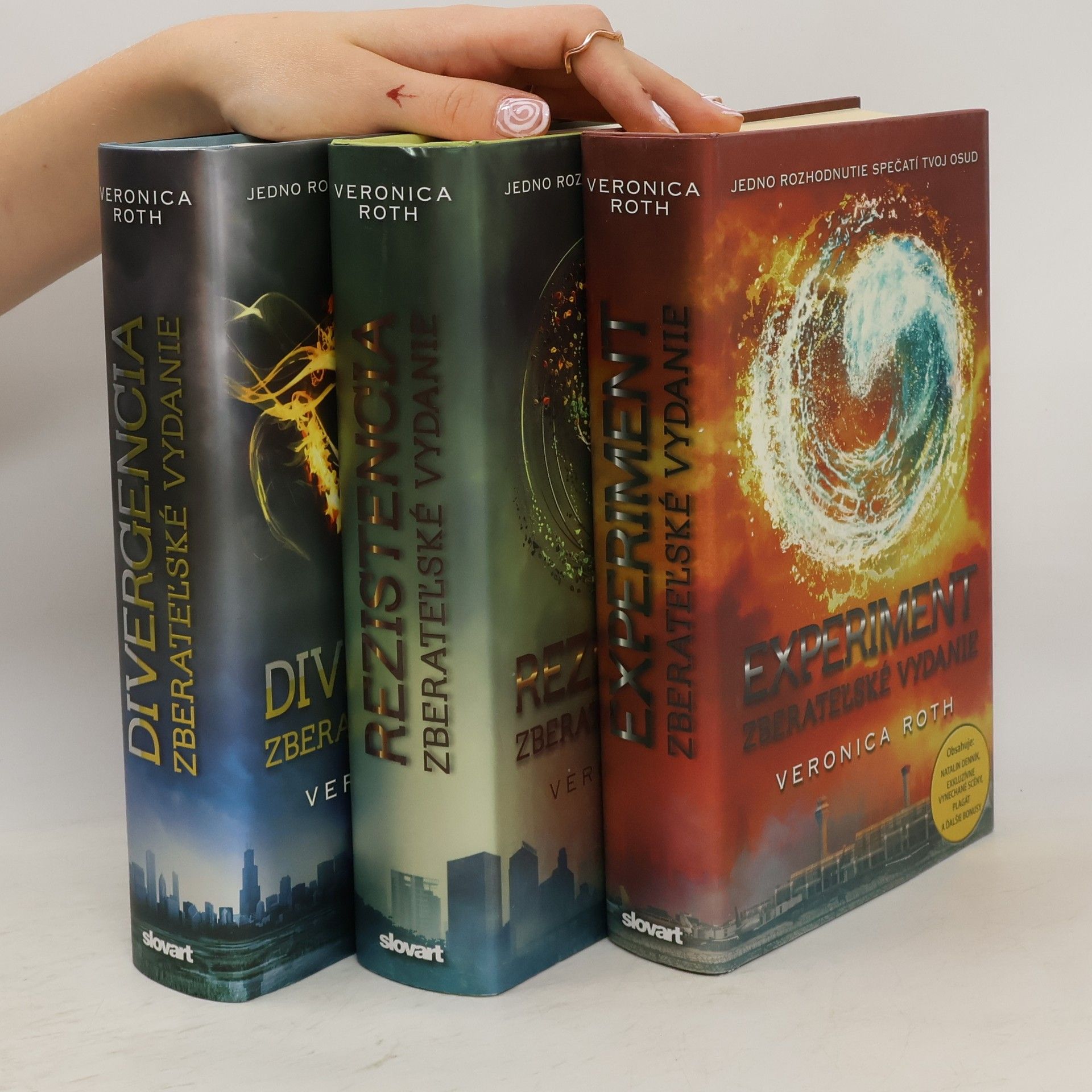 Veronica Roth Divergencia. Rezistencia. Experiment