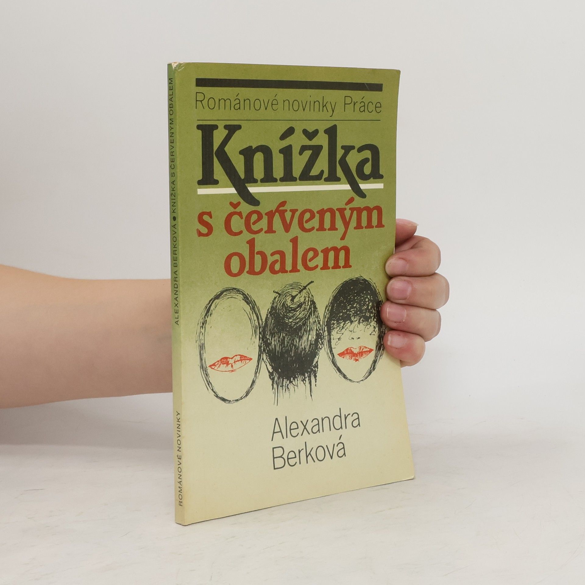 Knížka s červeným obalem