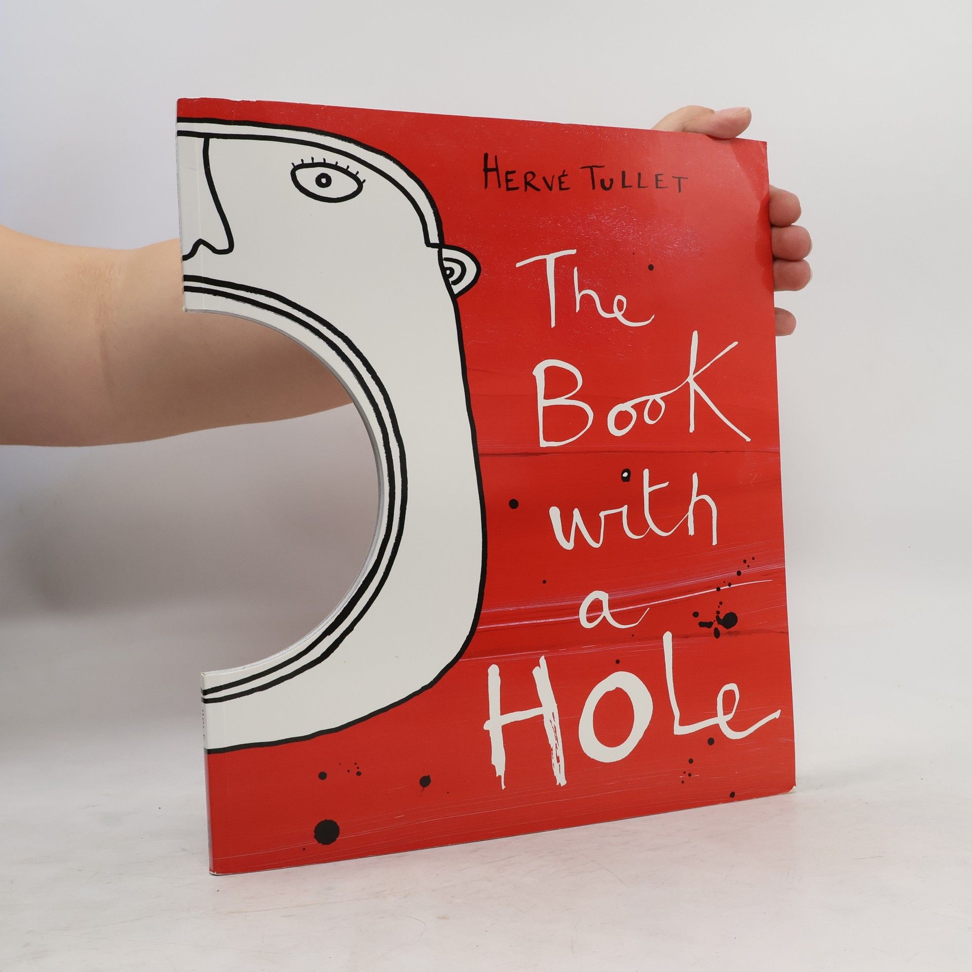Hervé Tullet The book with a hole