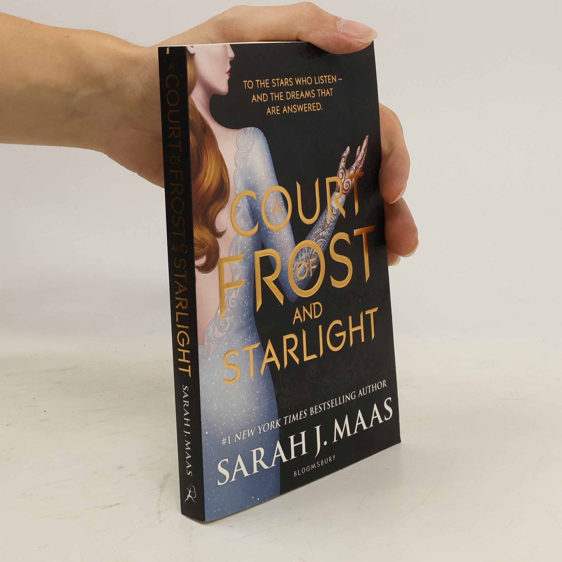 Sarah J. Maasová A Court of Frost and Starlight