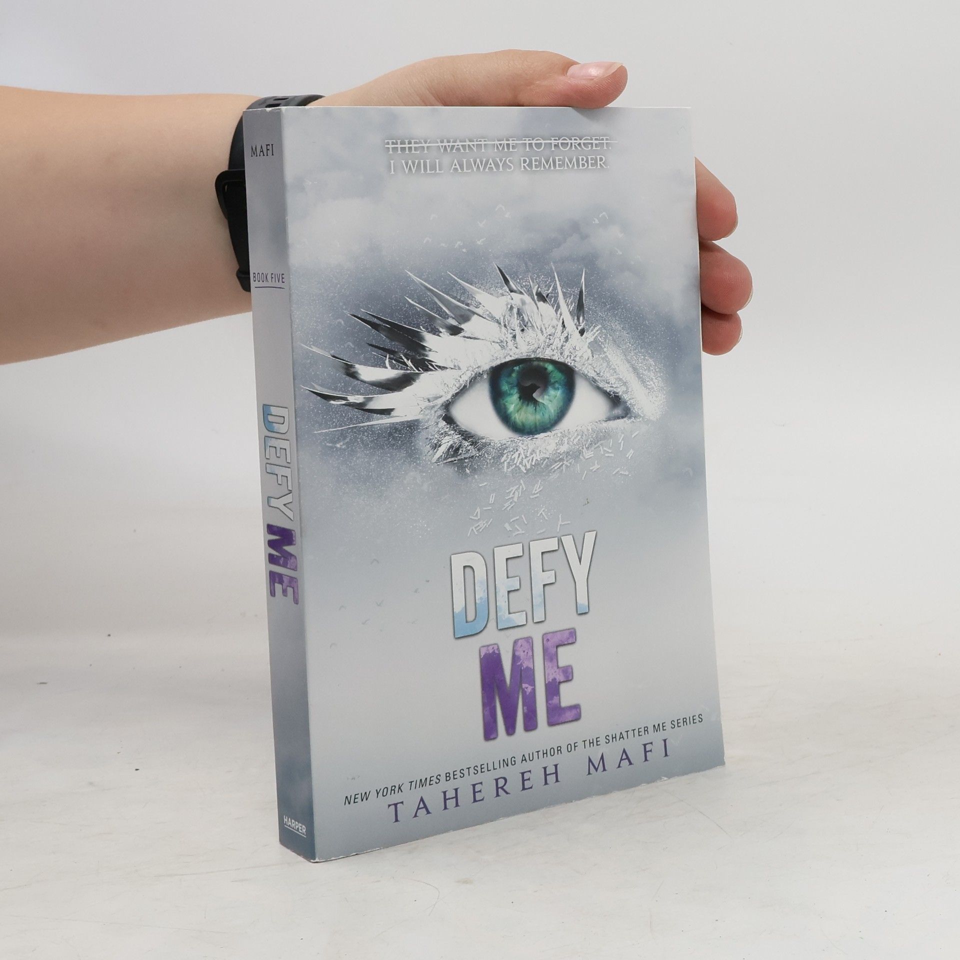 Tahereh Mafi Defy Me