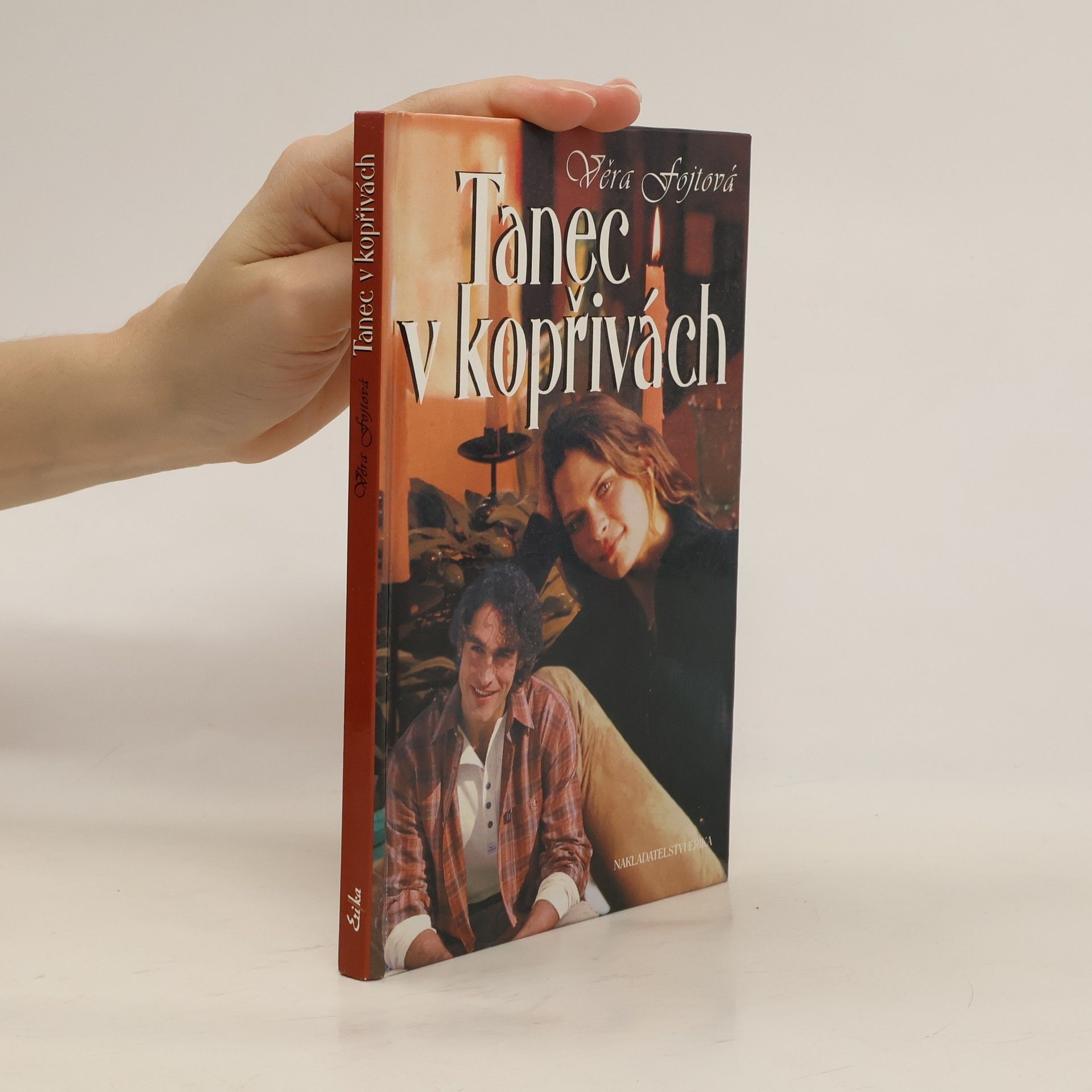 Věra Fojtová Tanec v kopřivách
