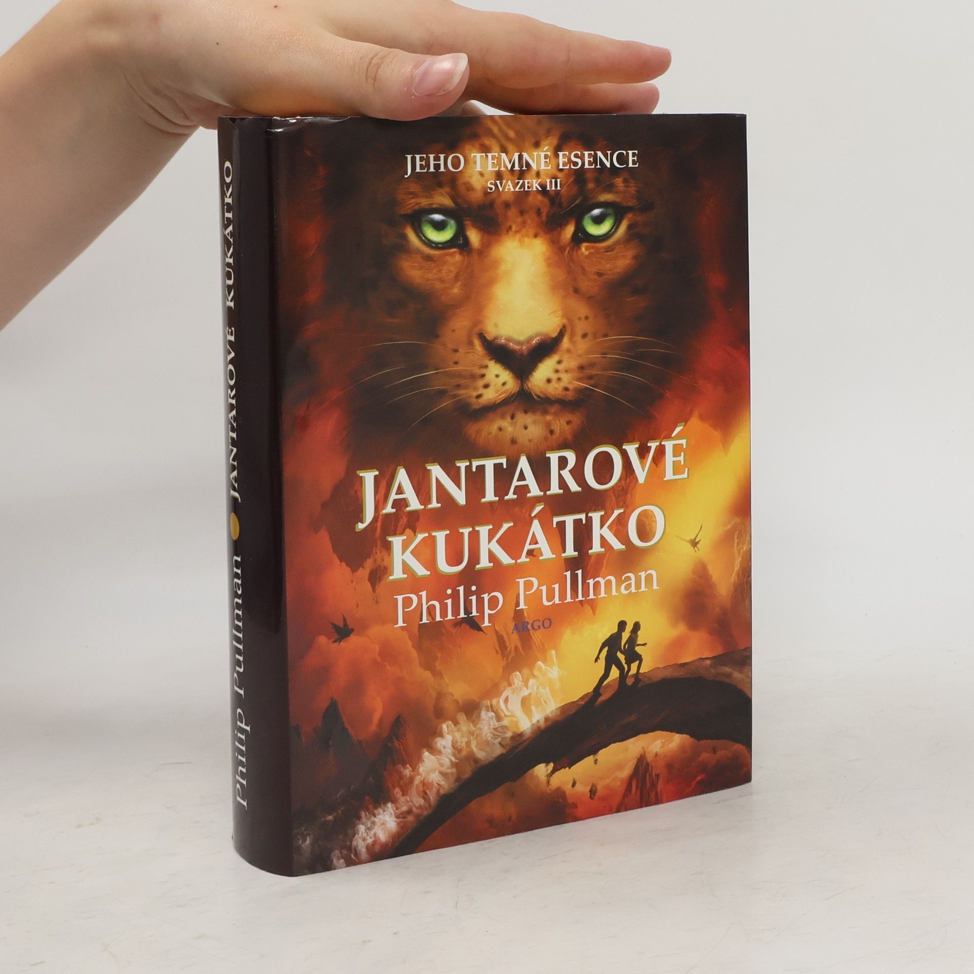 Philip Pullman Jeho temné esence. Svazek III, Jantarové kukátko