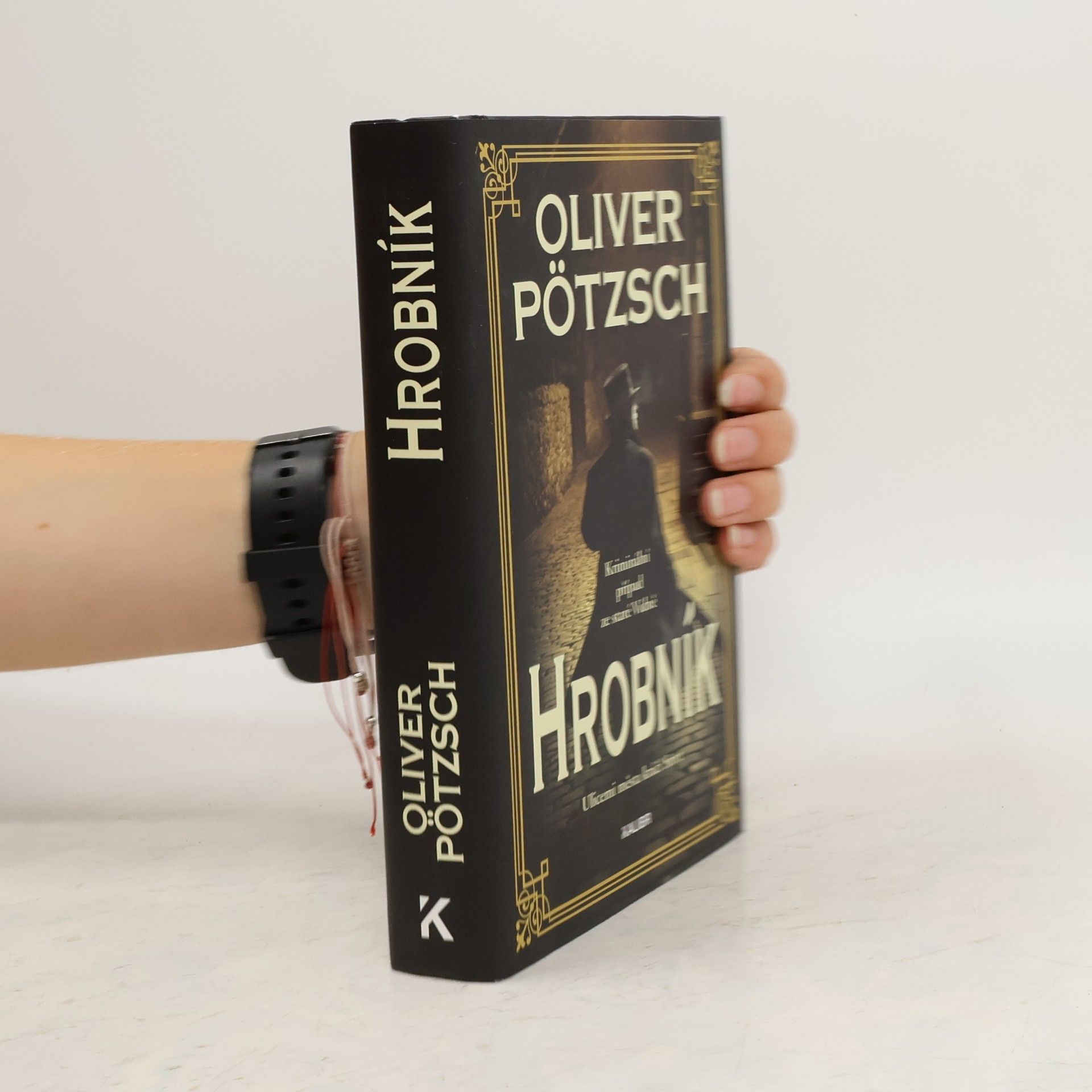 Oliver Pötzsch Hrobník