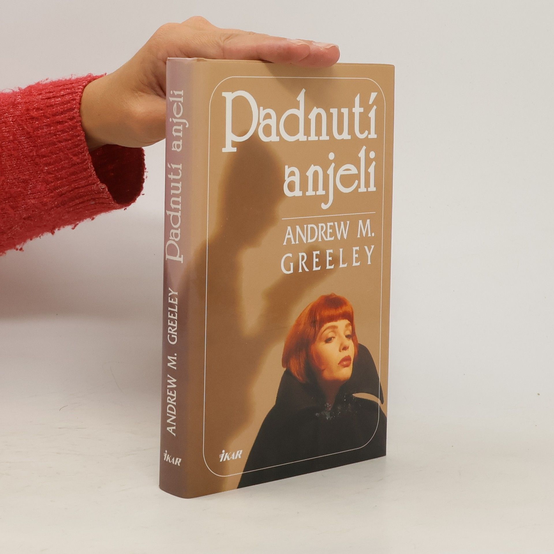 Andrew M. Greeley Padnutí anjeli