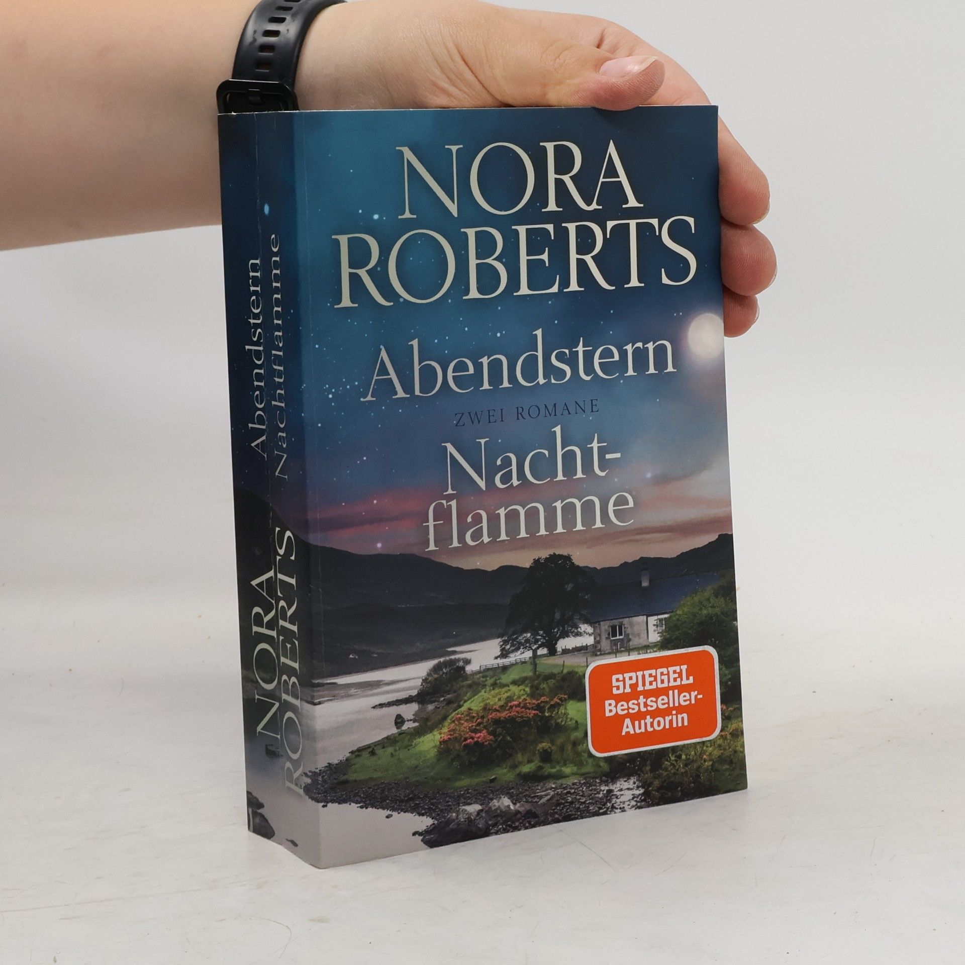 Nora Roberts Abendstern. Nachtflamme