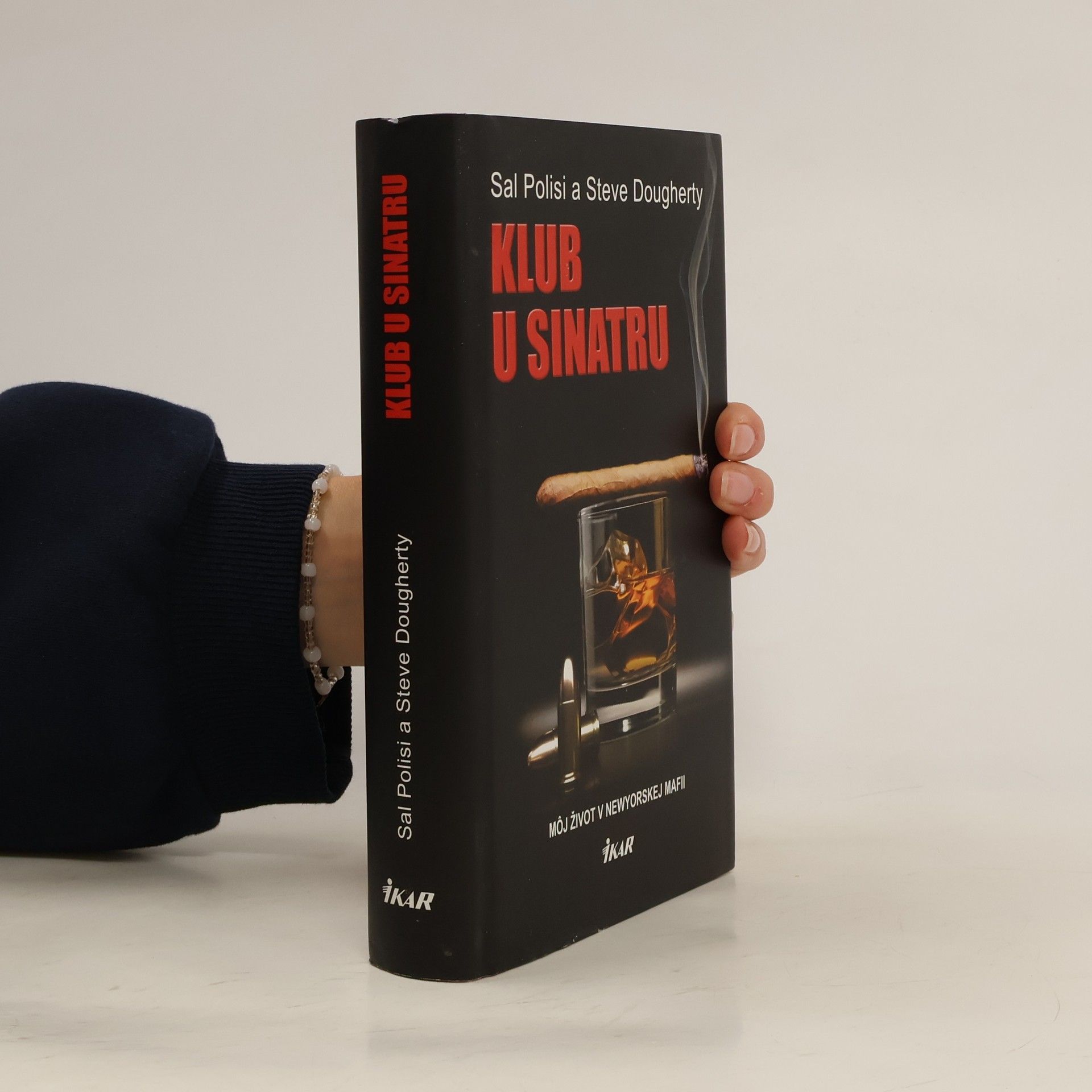 Sal Polisi Klub u Sinatru