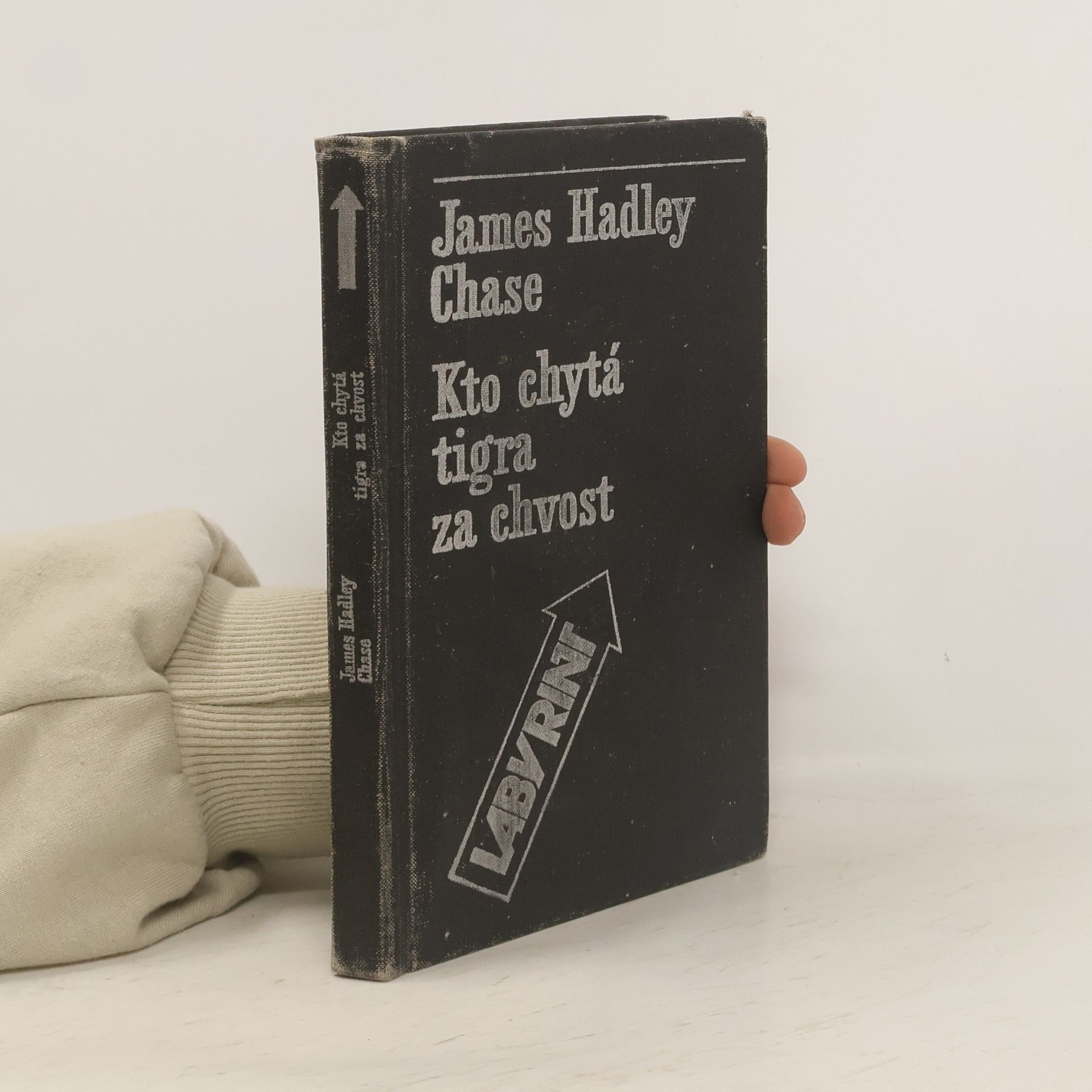James Hadley Chase Kto chytá tigra za chvost