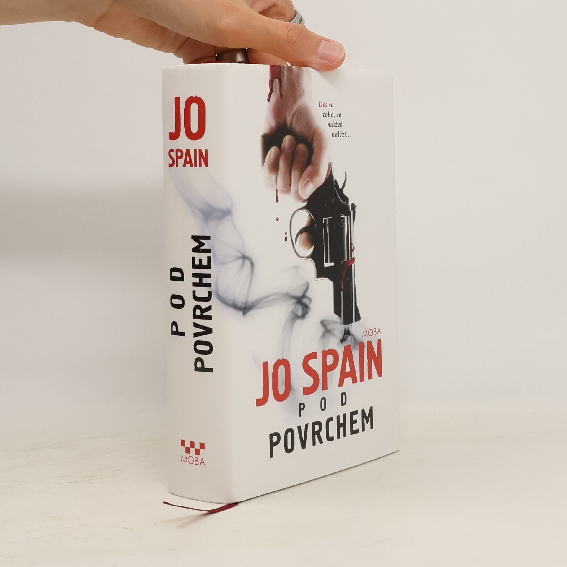 Jo Spain Pod povrchem