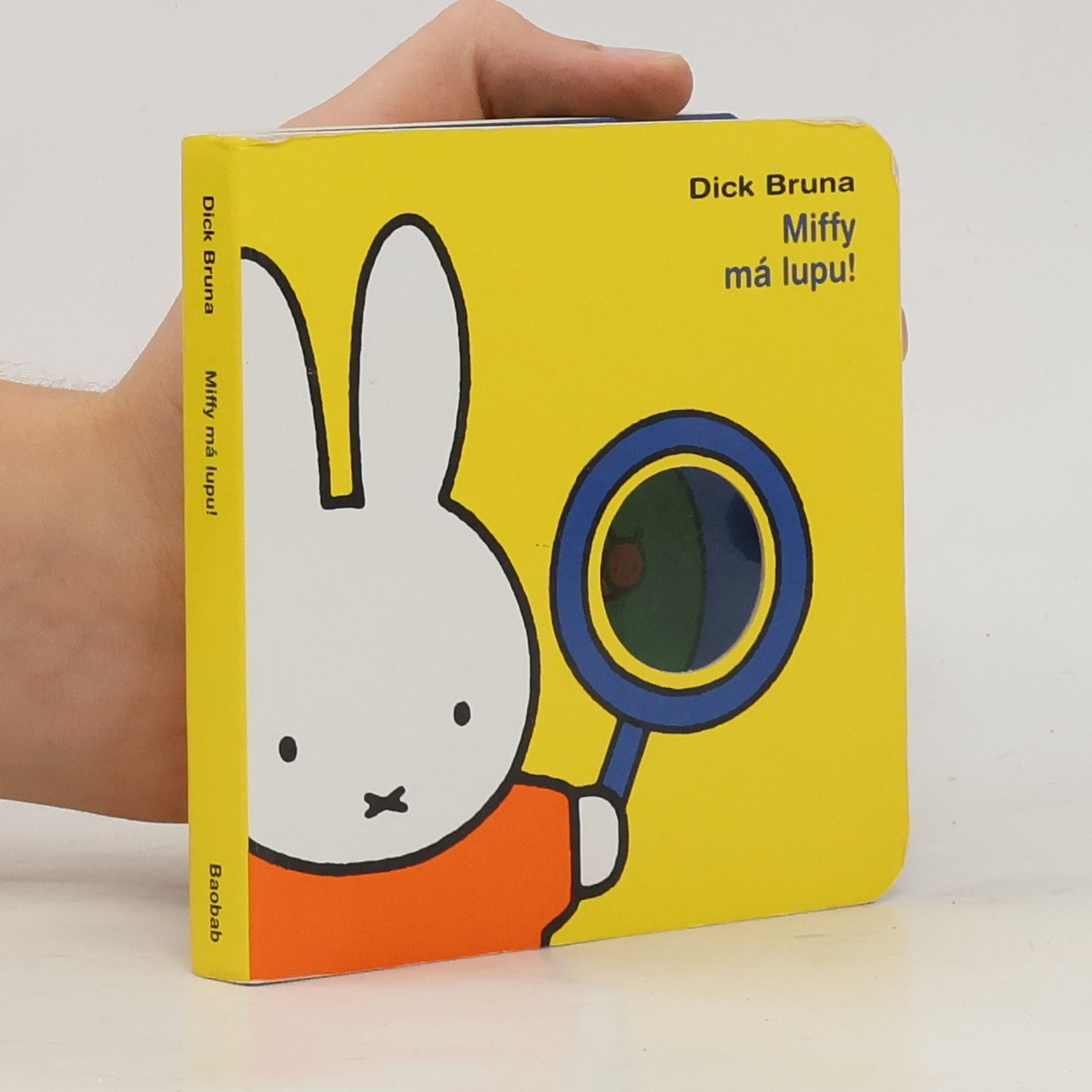 Dick Bruna Miffy má lupu!