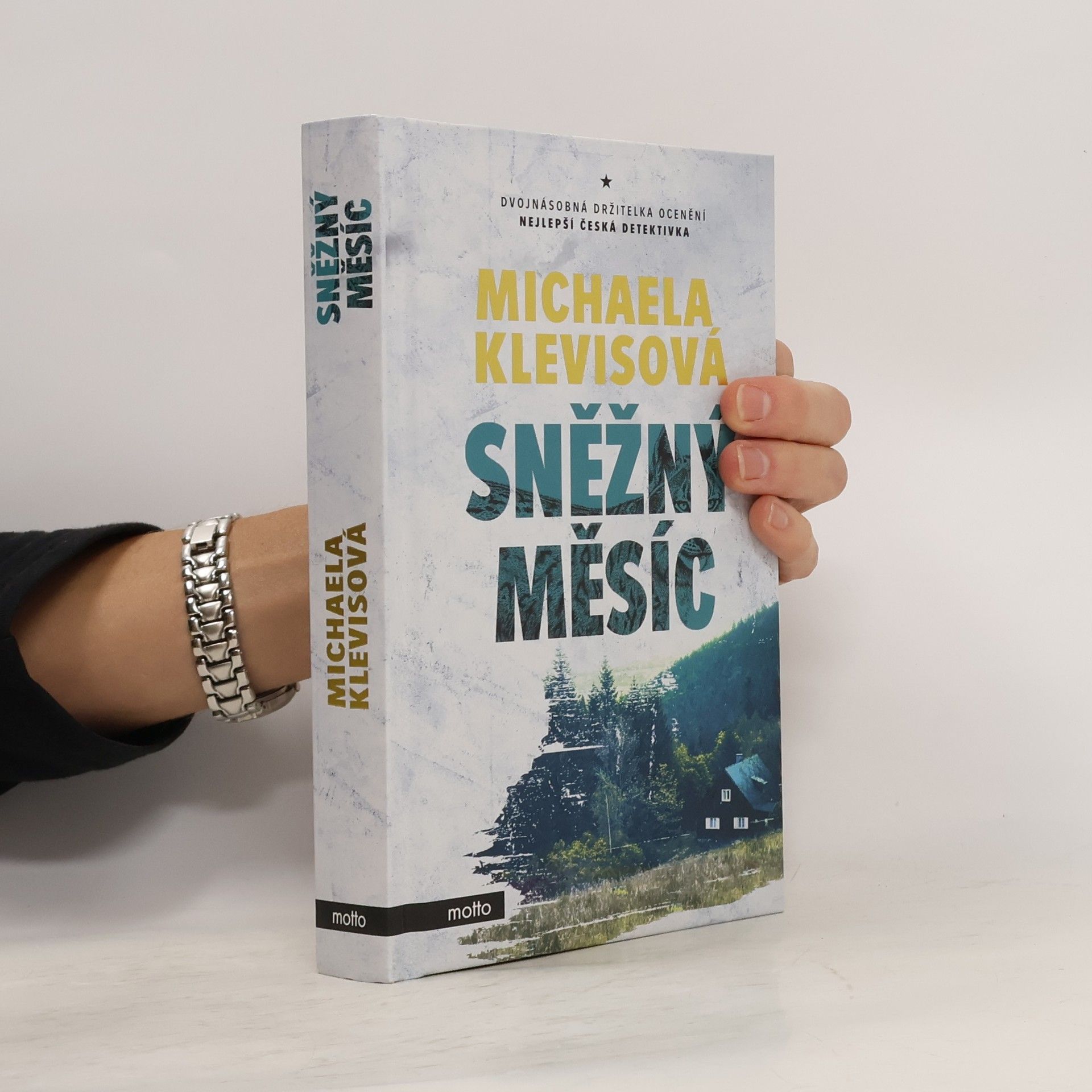 Michaela Klevisová Sněžný měsíc