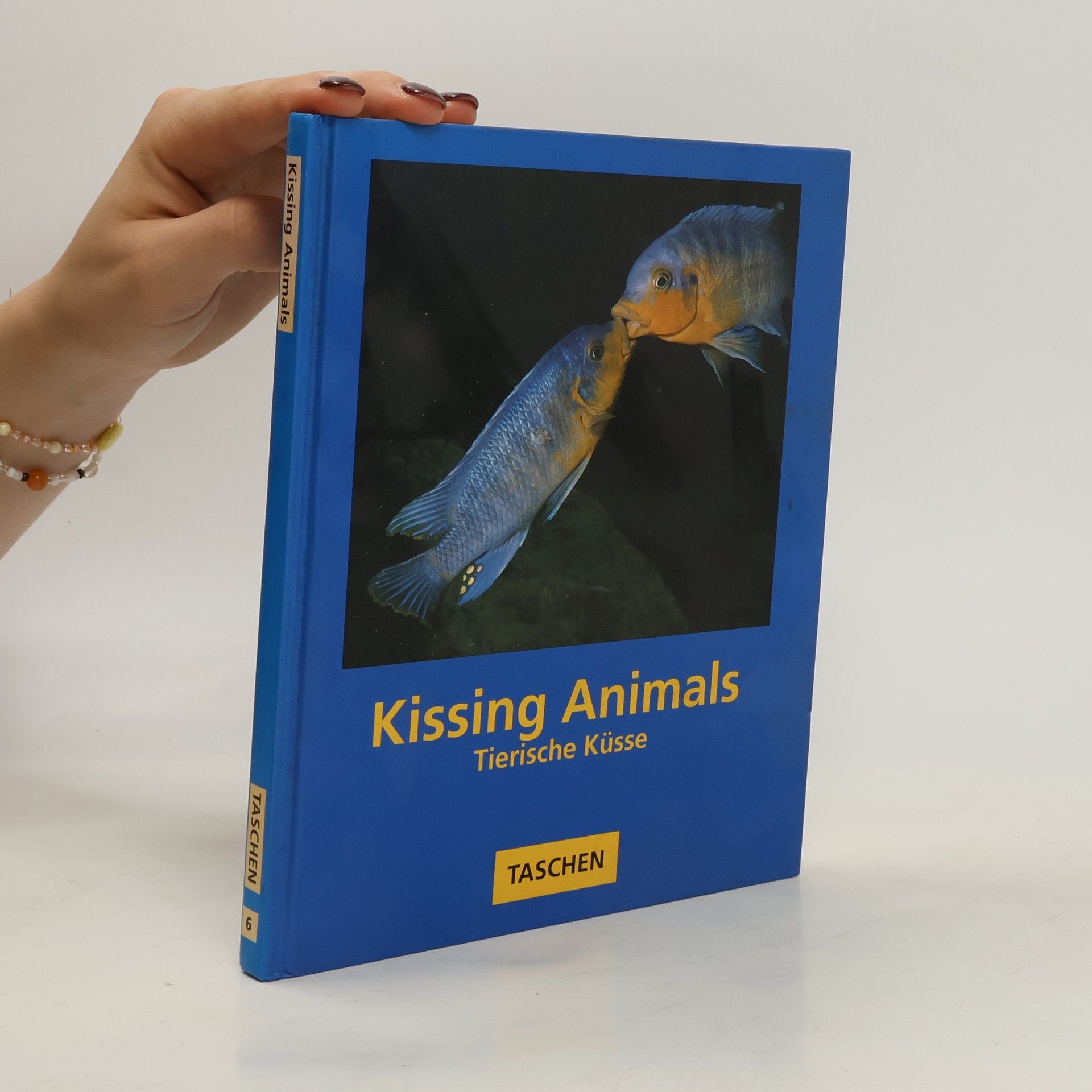 Claudia Tödtmann Kissing animals