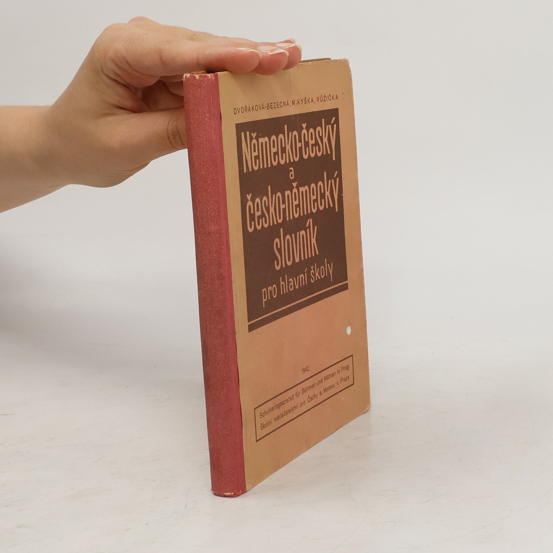 Marie DvořákováBezecná Německo-český a česko-německý slovník pro hlavní školy