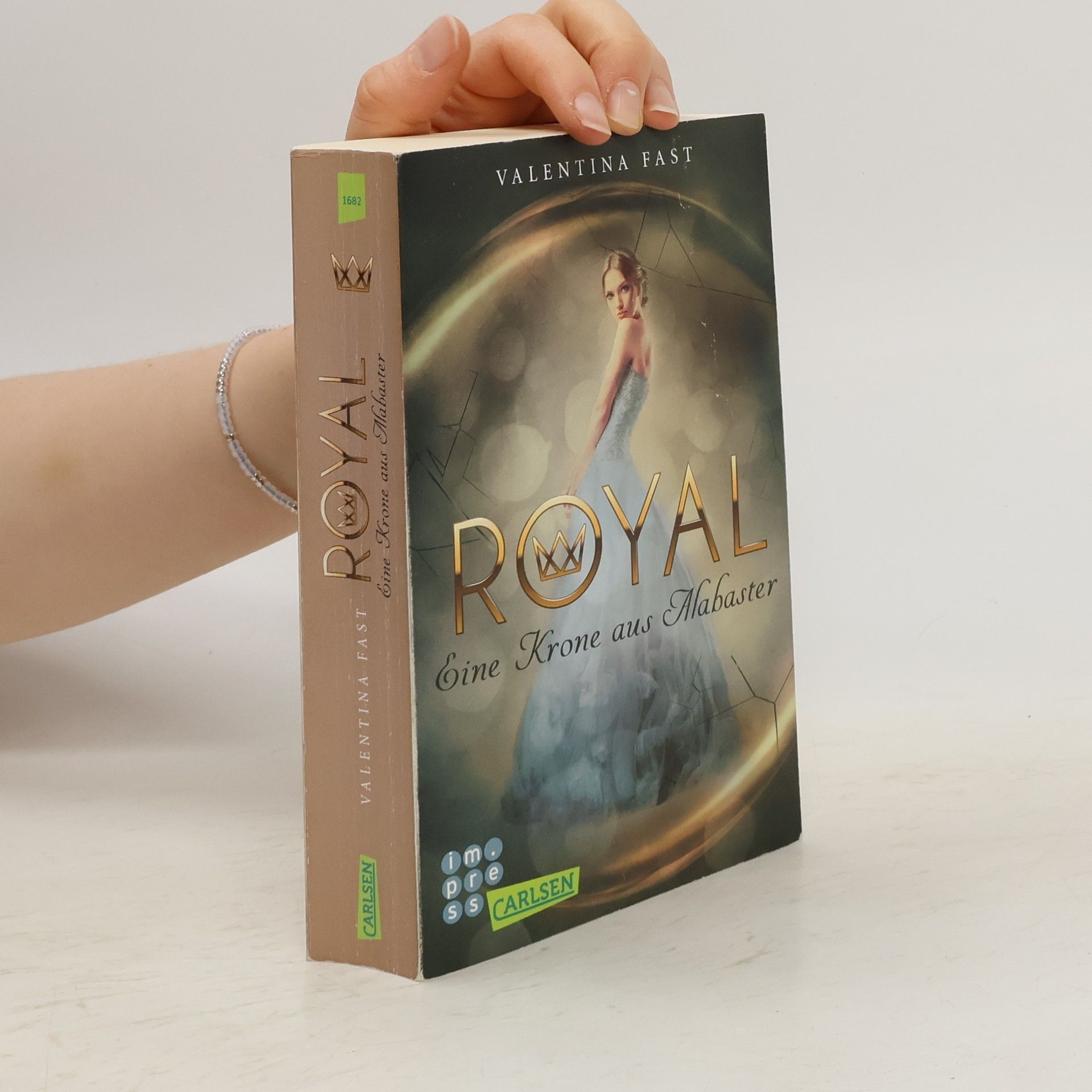 Valentina Fast Royal - eine Krone aus Alabaster