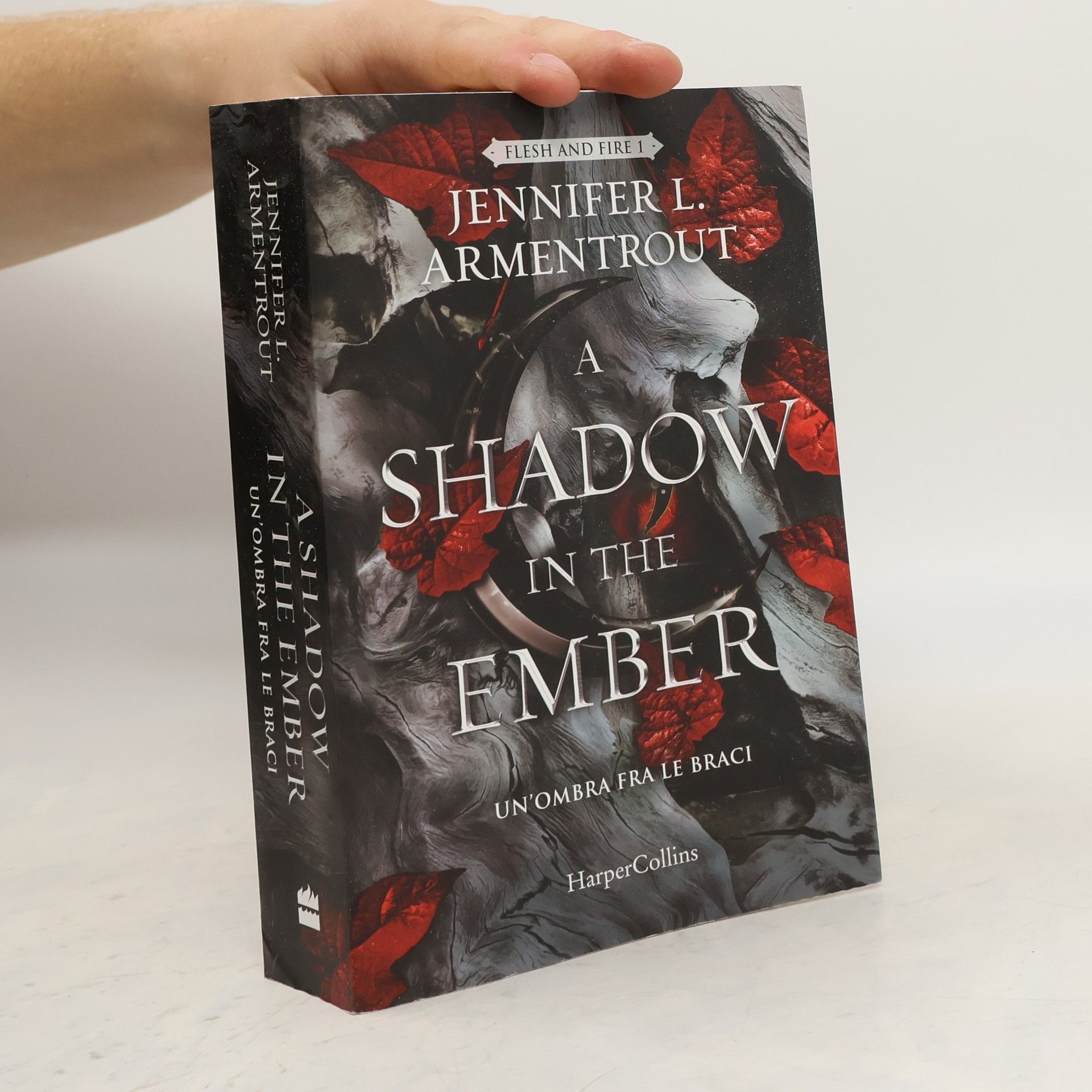 Jennifer L. Armentrout Flesh and Fire 1. A Shadow in the Ember