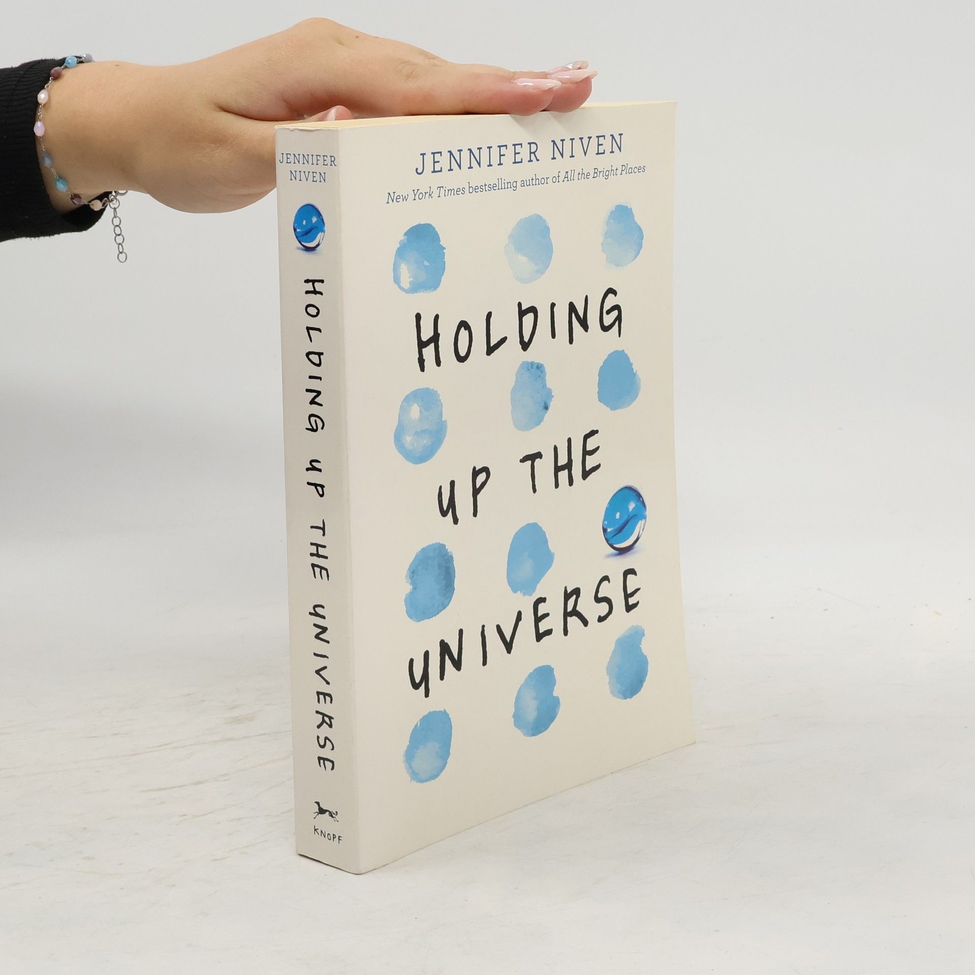 Jennifer Niven Holding Up the Universe