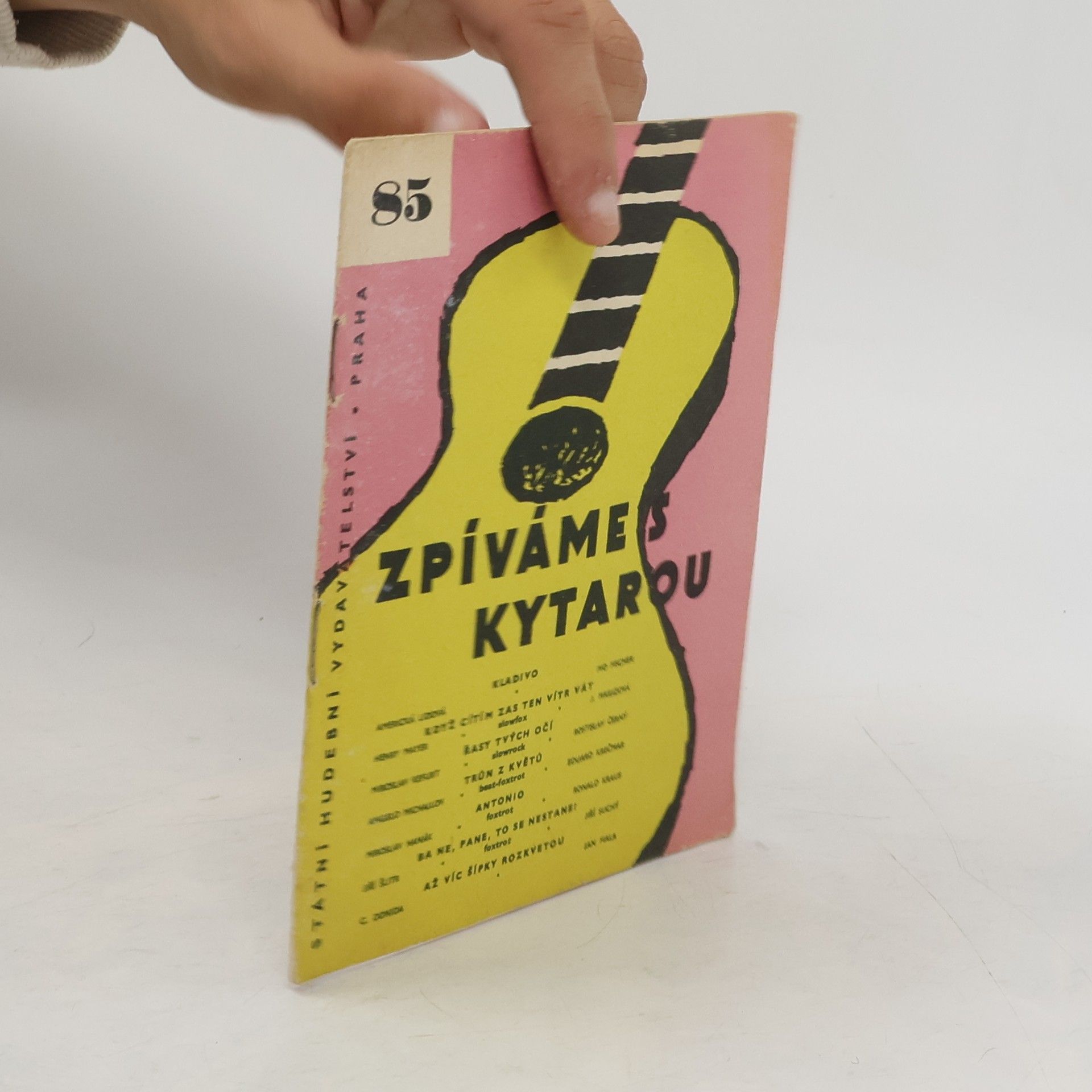Autores varios Zpíváme s kytarou 85