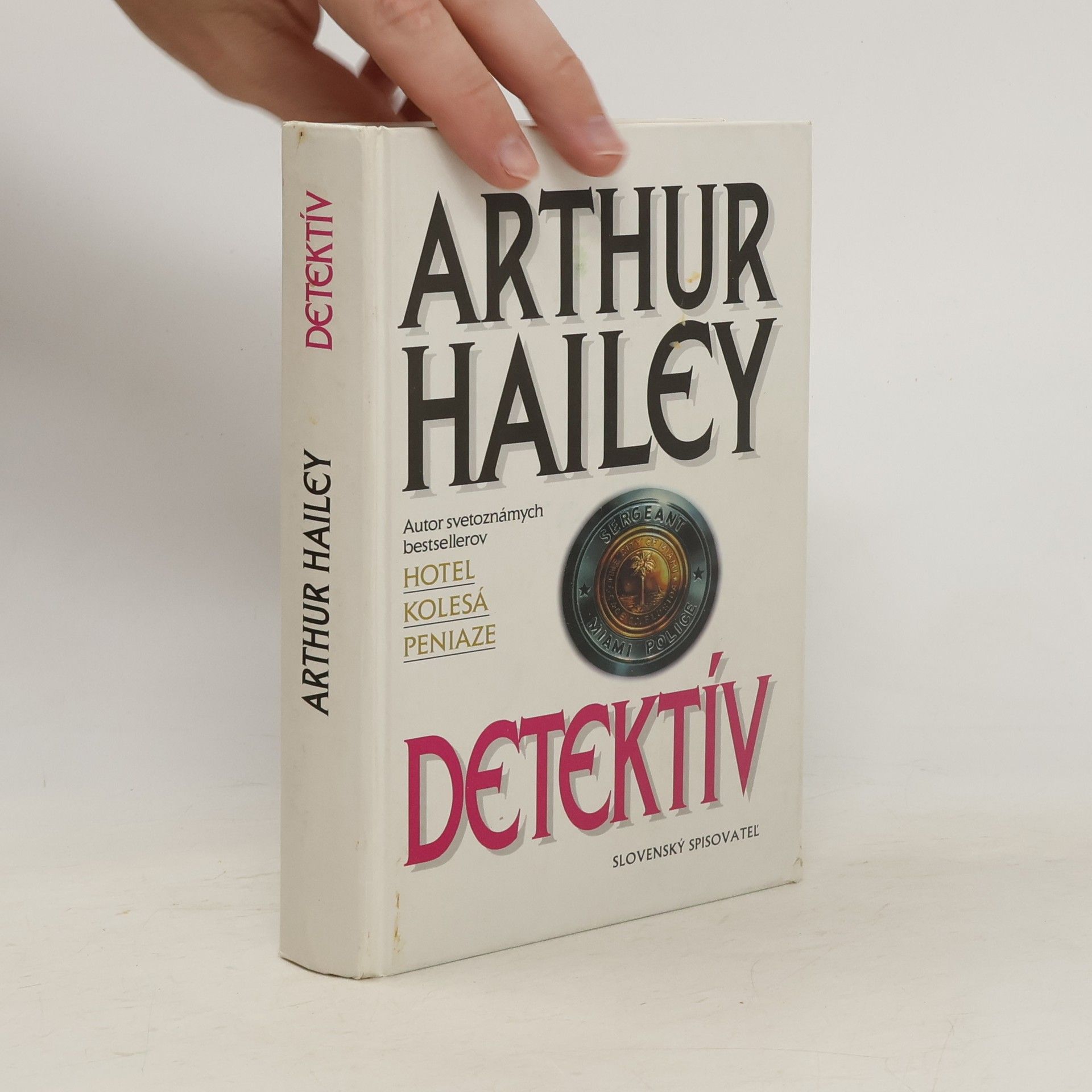 Arthur Hailey Detektív