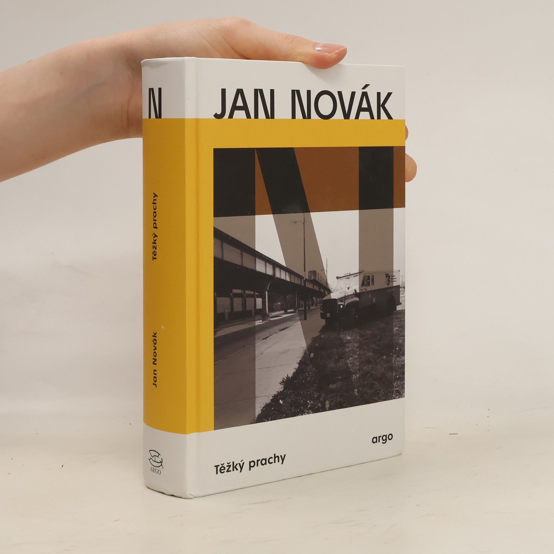 Adam Novák Těžký prachy