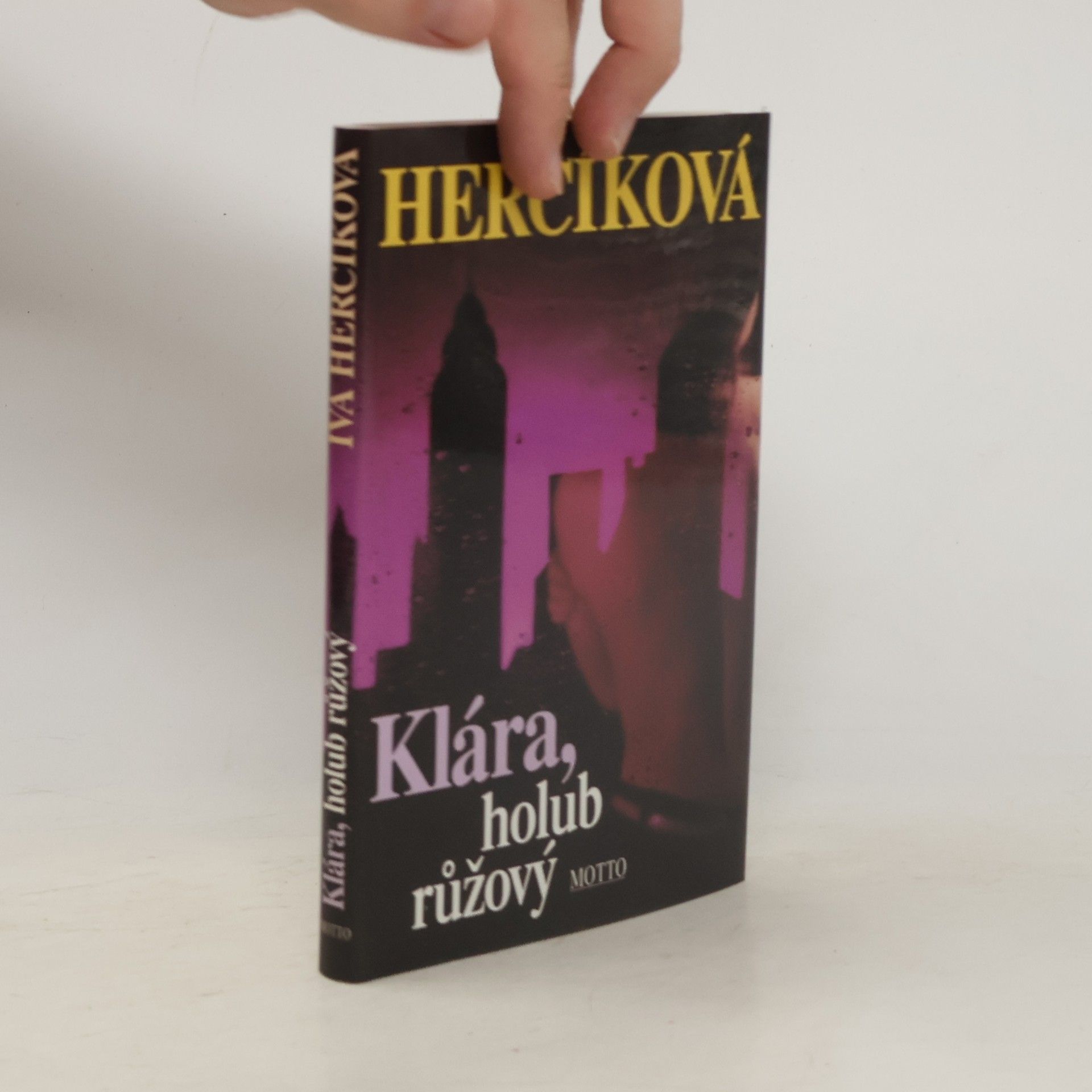 Iva Hercíková Klára, holub růžový