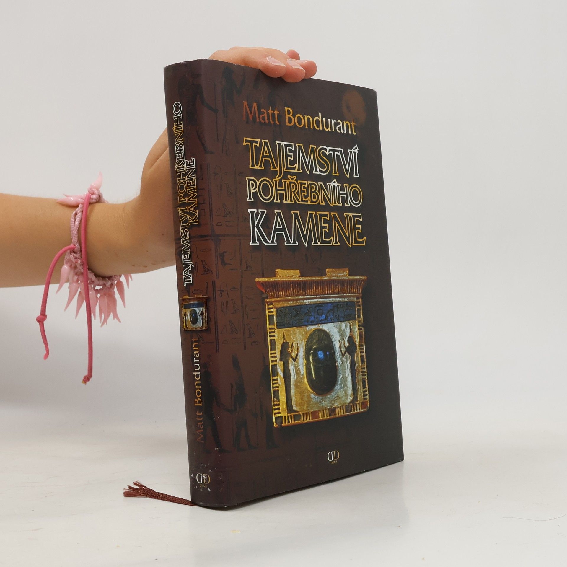 Tajemství pohřebního kamene