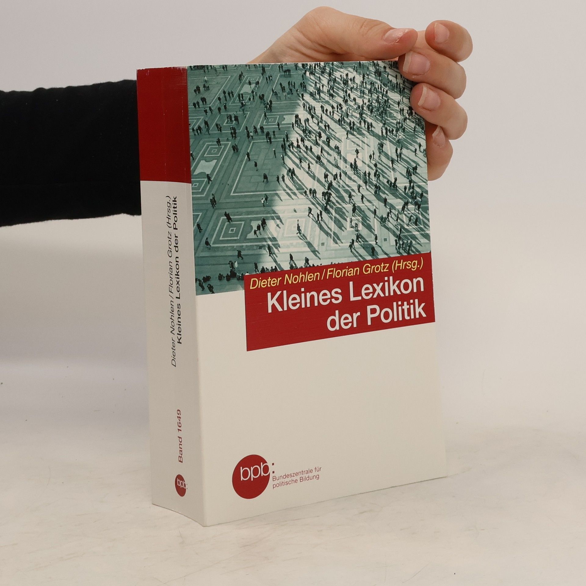 Collectif d'auteurs Kleines Lexikon der Politik
