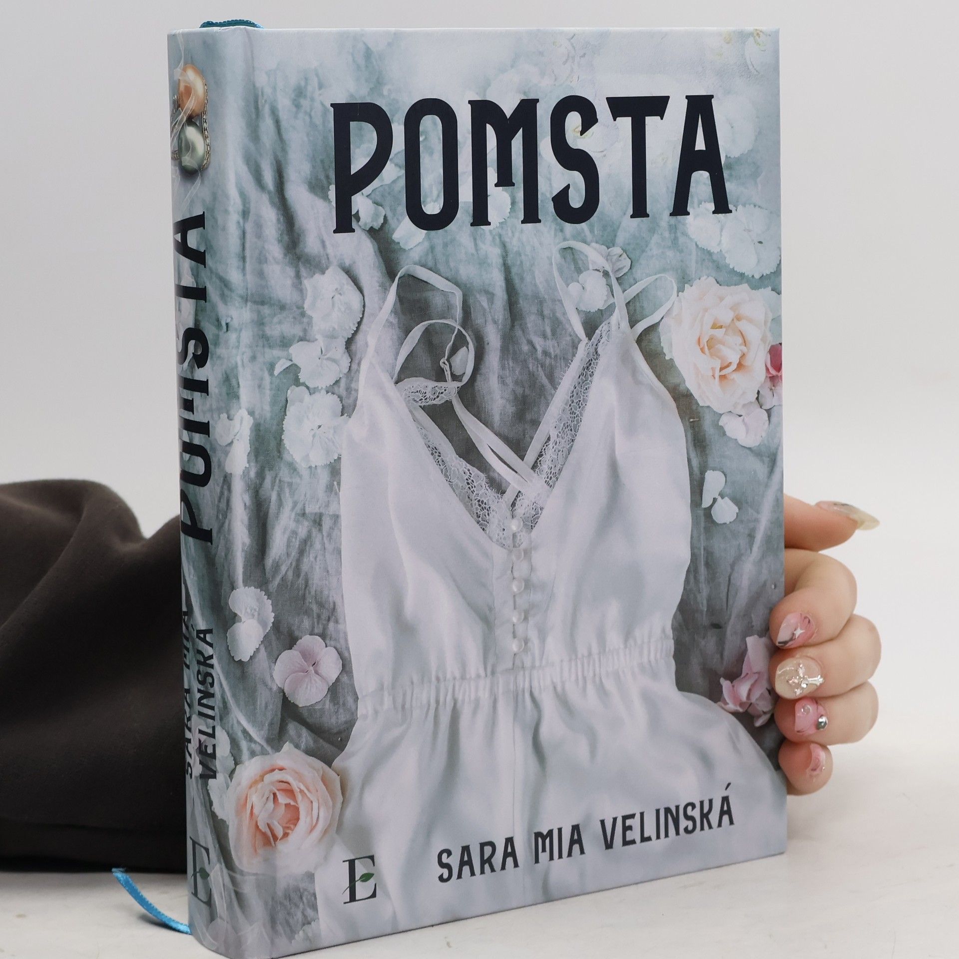Sara Mia Velinská Pomsta