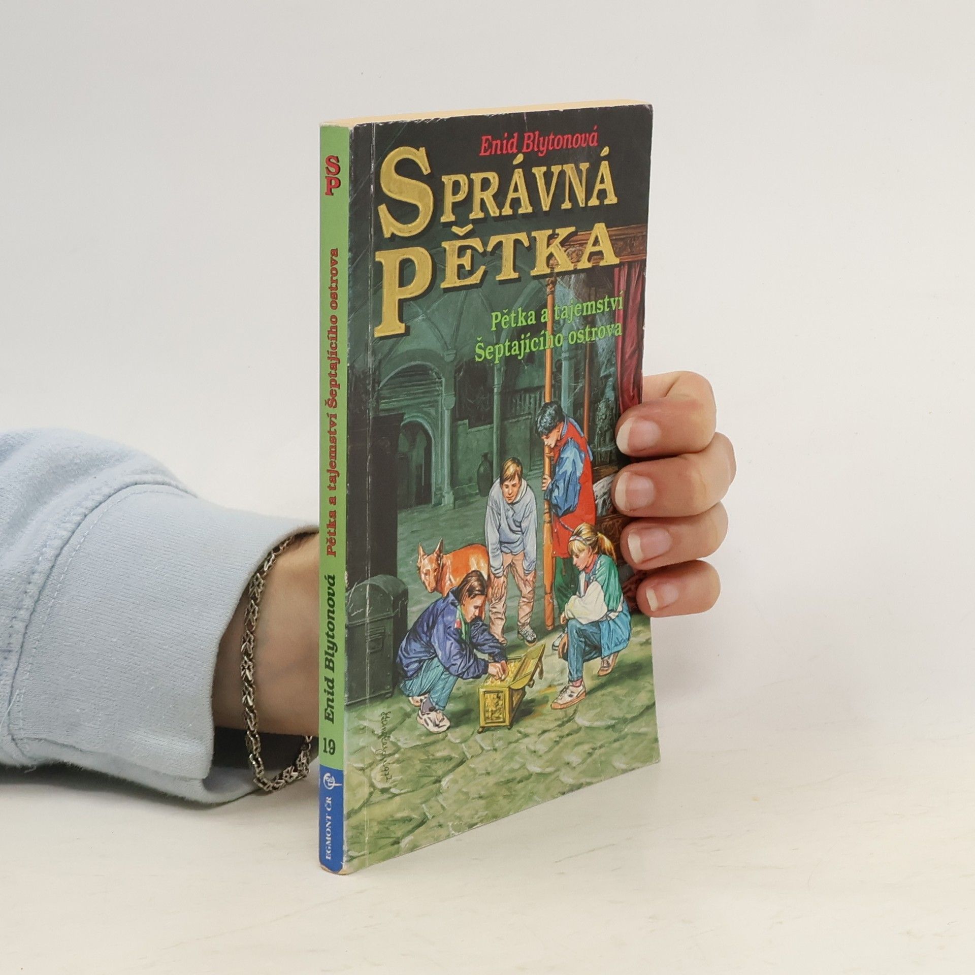 Enid Blyton Správná pětka. Pětka a tajemství Šeptajícího ostrova