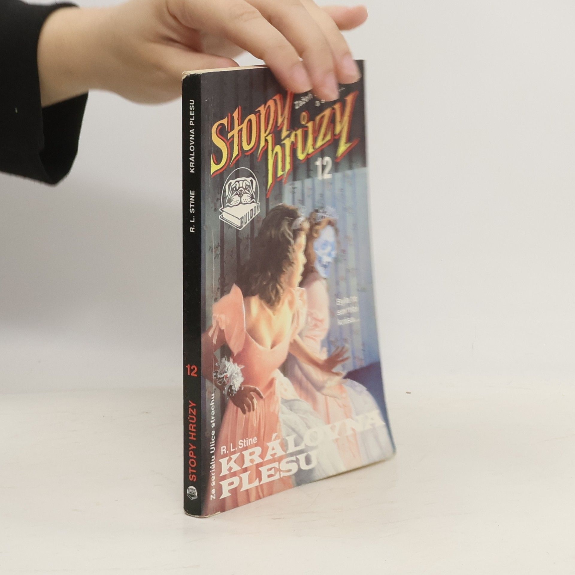 R. L. Stine Královna plesu. Stopy hrůzy 12