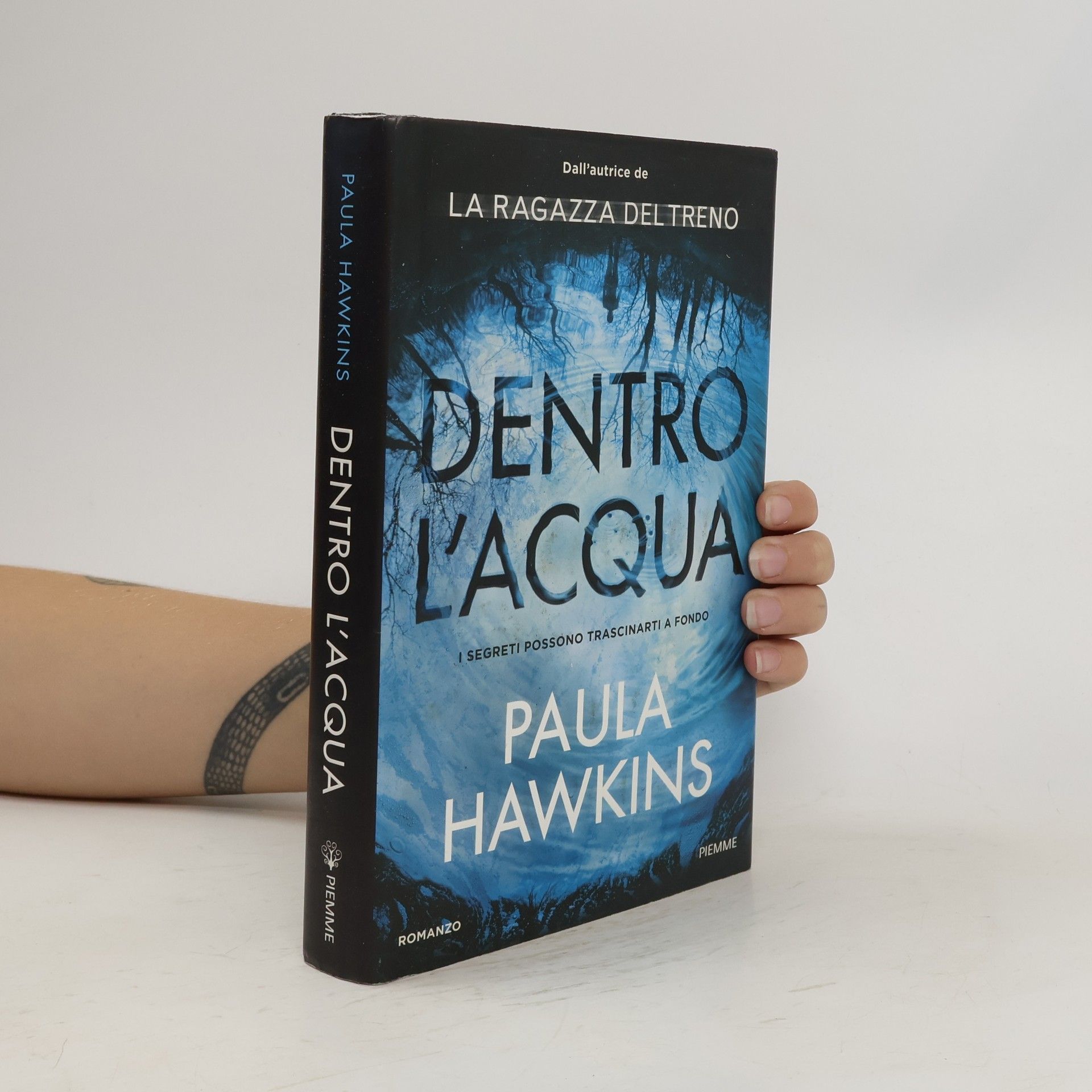 Paula Hawkins Dentro l'acqua