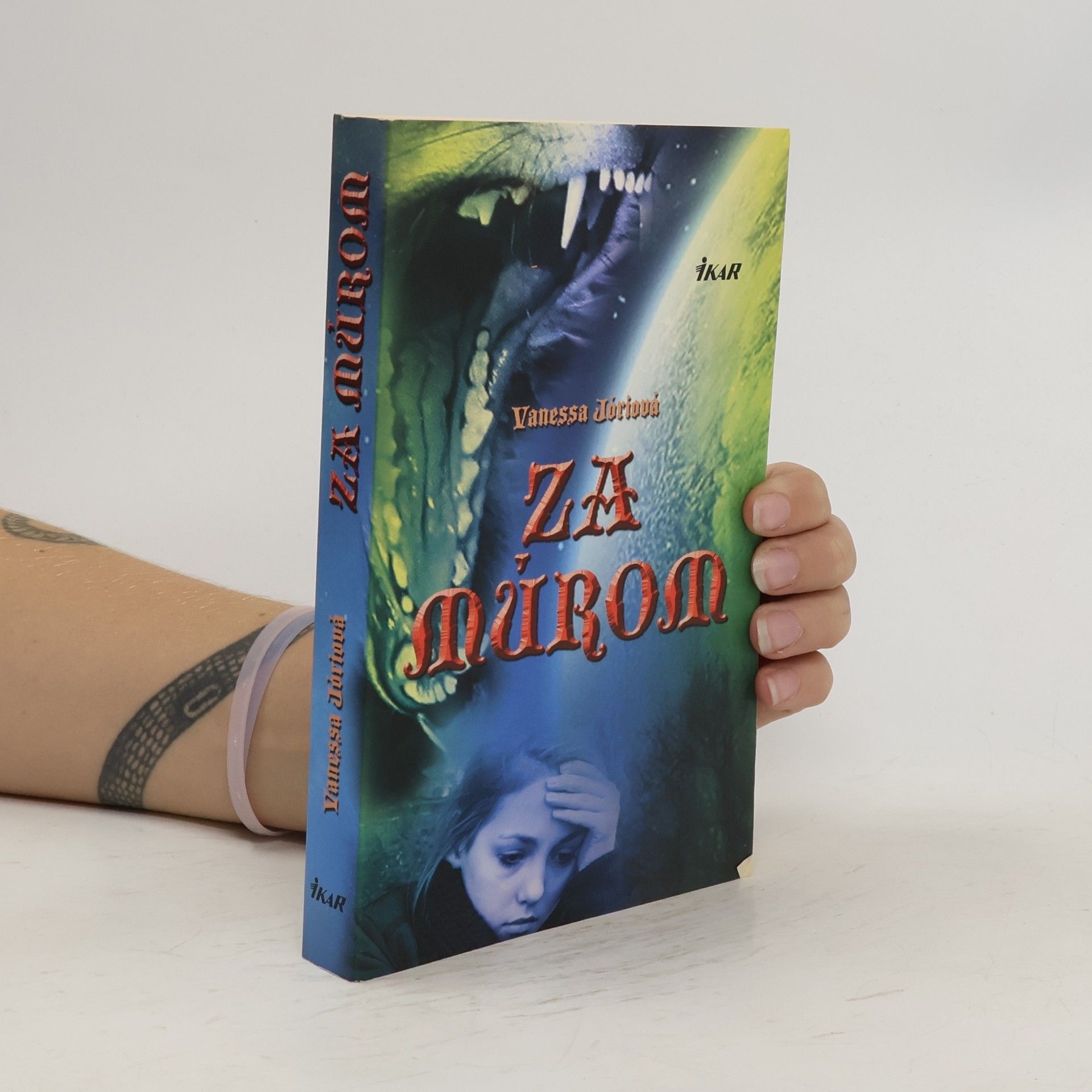 Vanessa Jóriová Za múrom