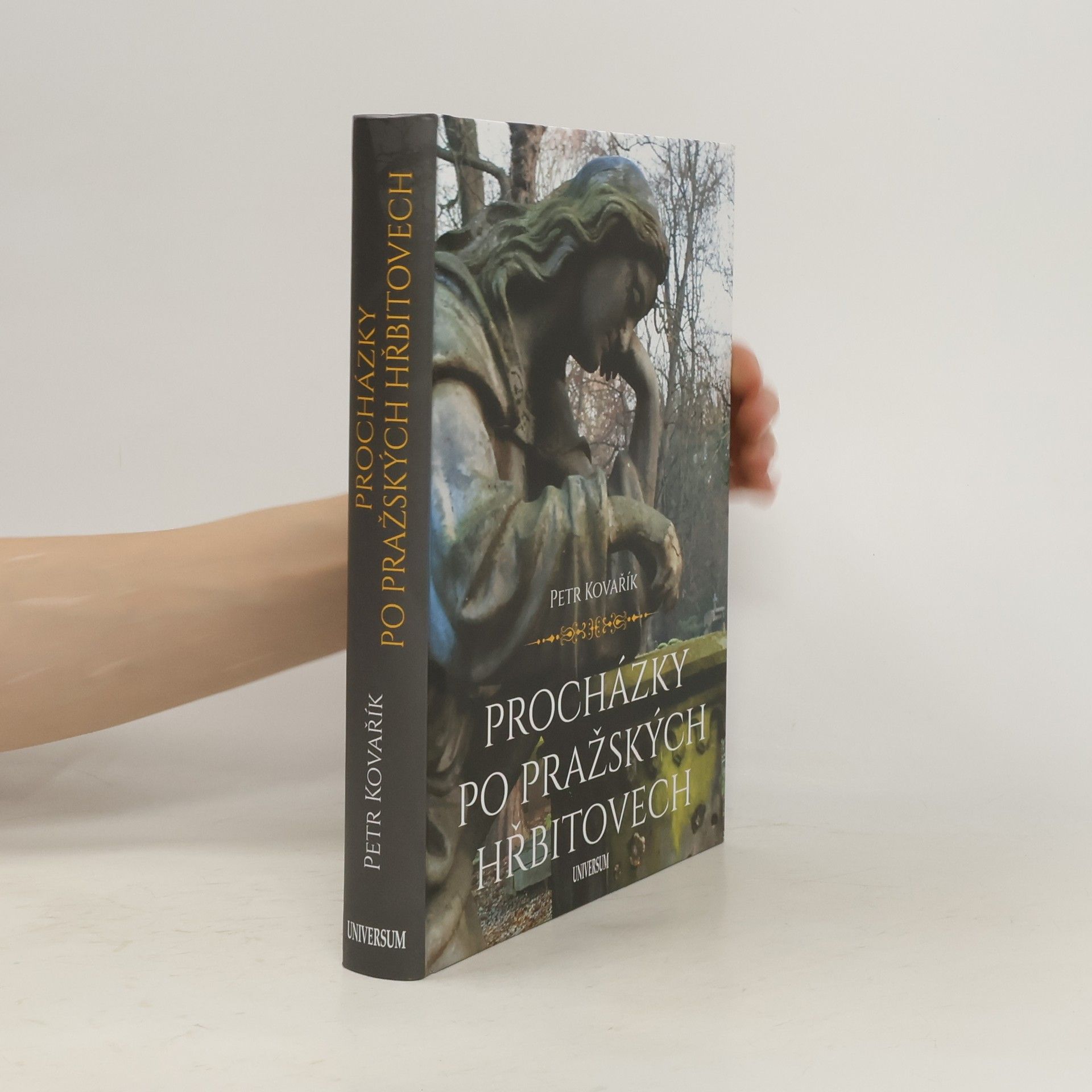 Petr Kovařík Procházky po pražských hřbitovech