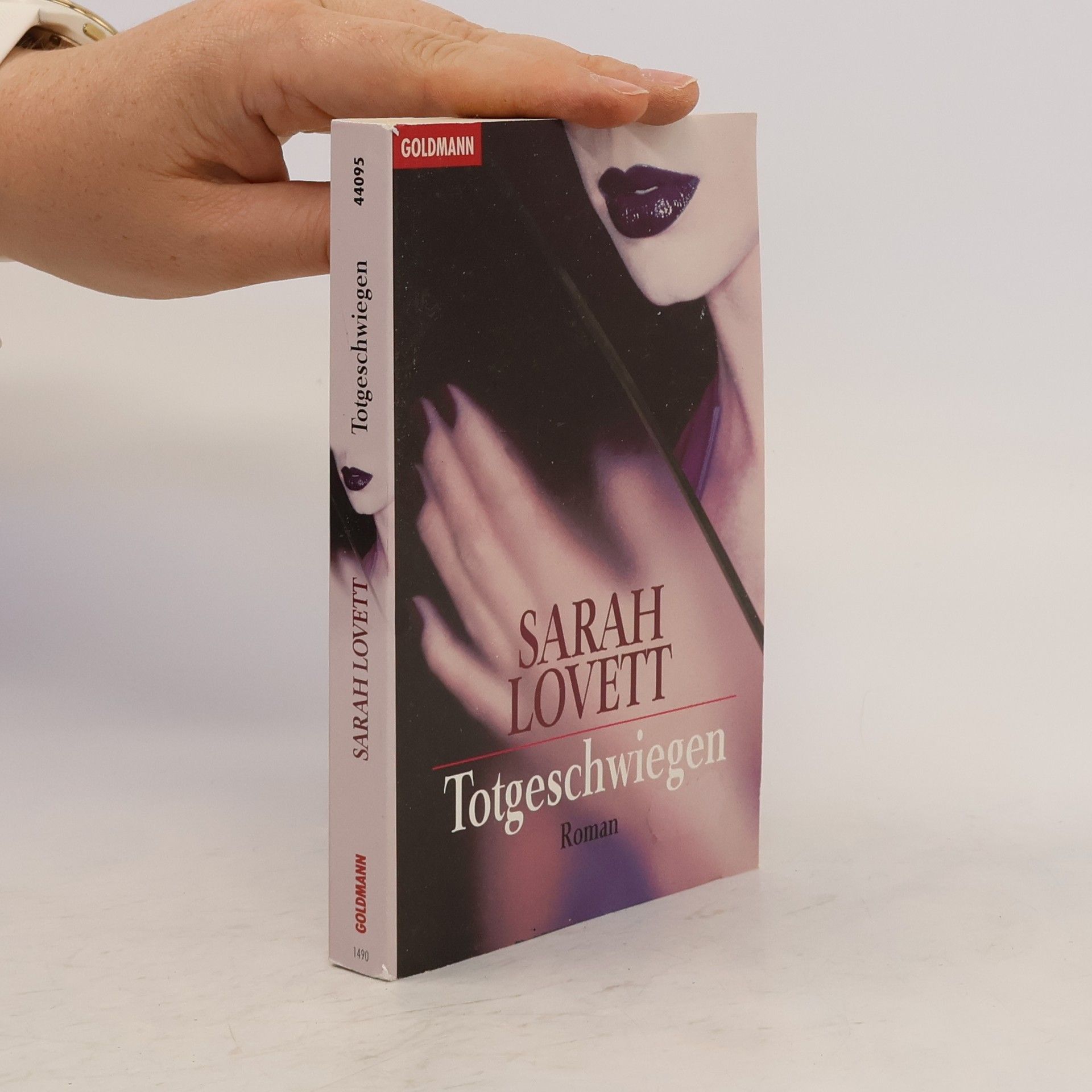 Sarah Lovett Totgeschwiegen.
