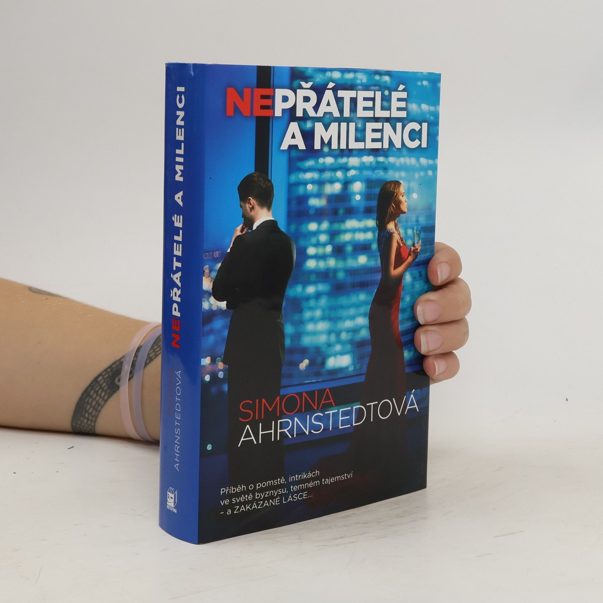 Simona Ahrnstedt Nepřátelé a milenci