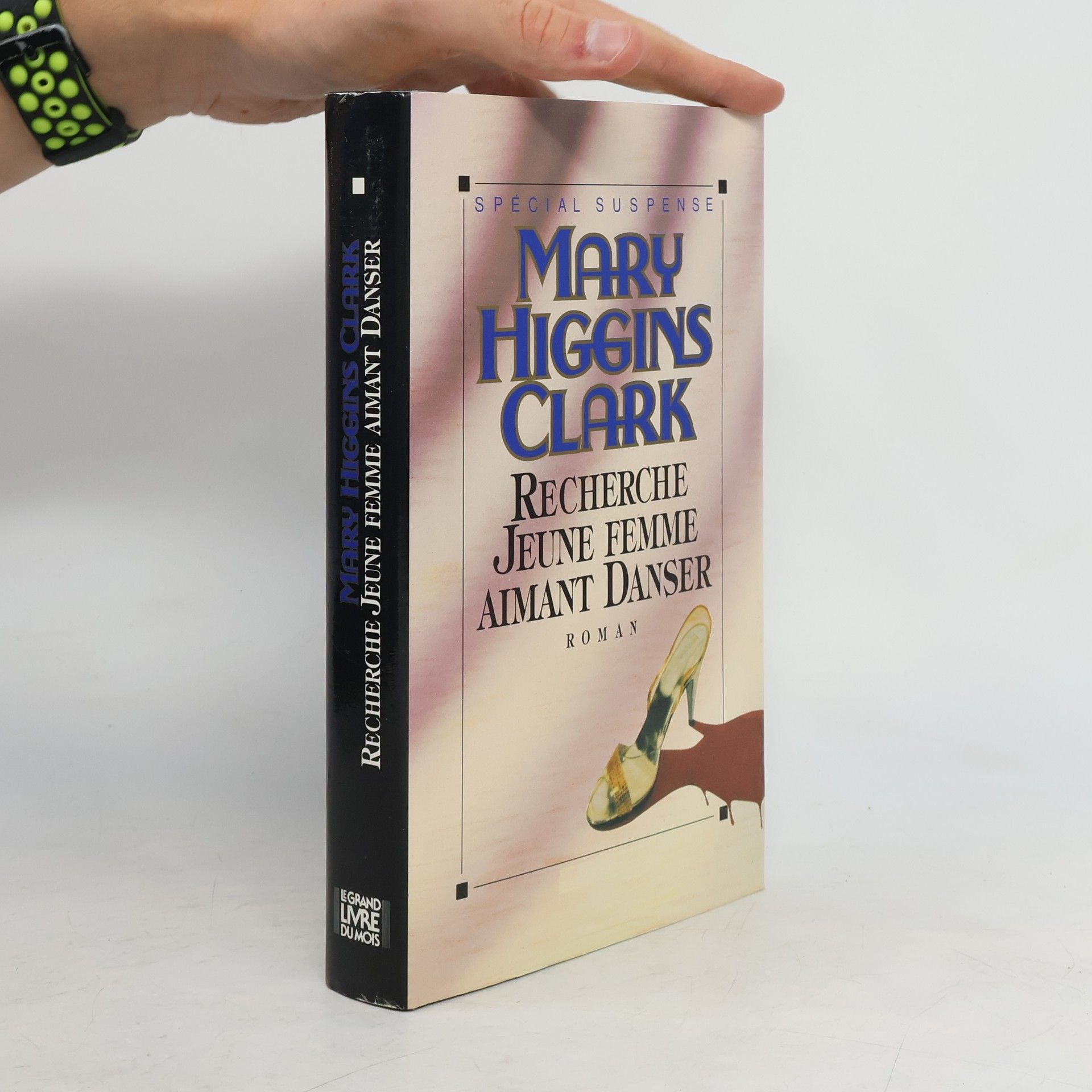 Mary Higginsová Clarková Recherche jeune femme aimant danser