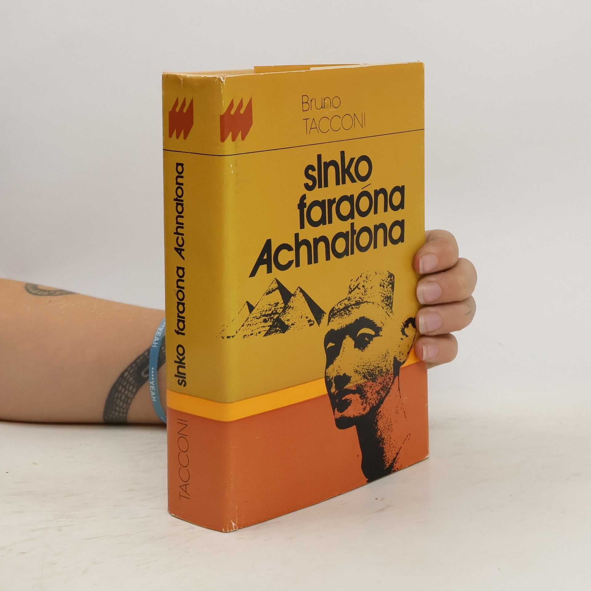 Bruno Tacconi Slnko faraóna Achnatona